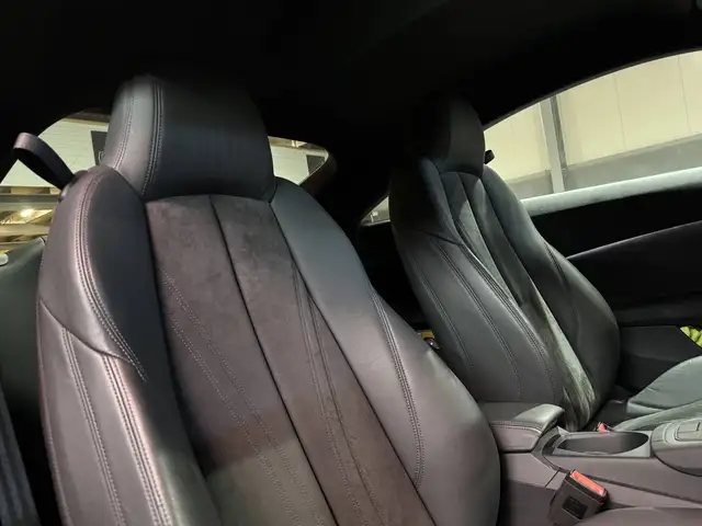 Audi TT view 12