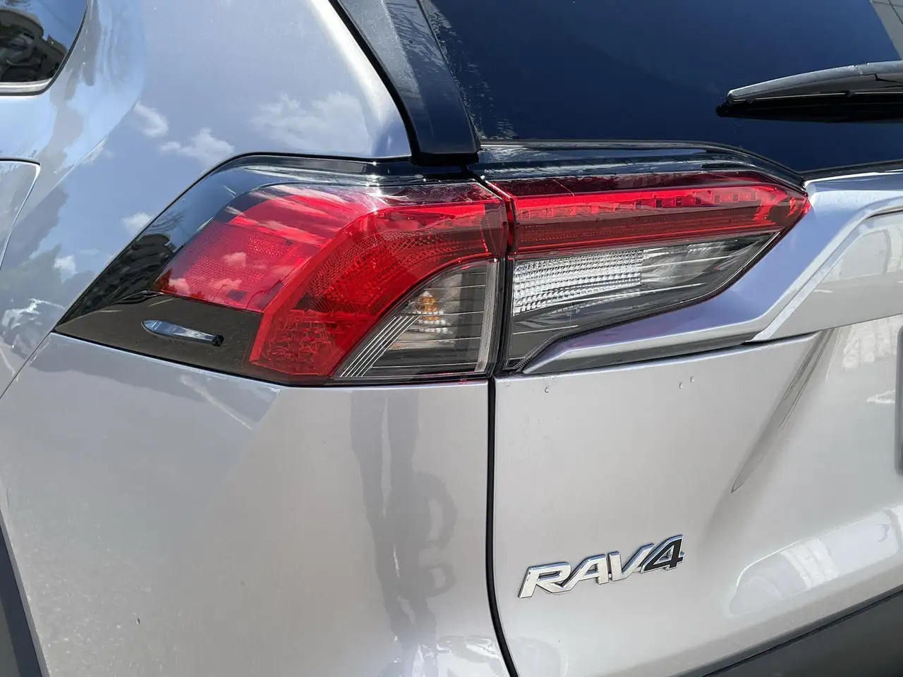 Toyota RAV 4 снимка Toyota RAV 4