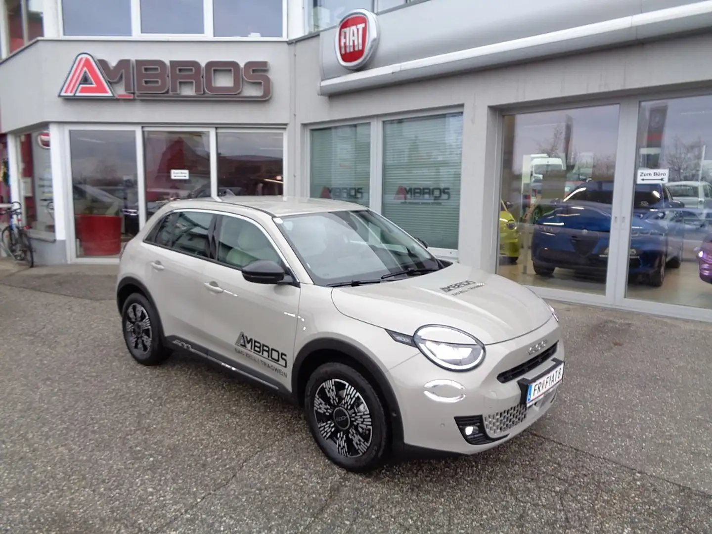 Fiat 600 Hybrid 100 6-Gang eDCT Beige - 1