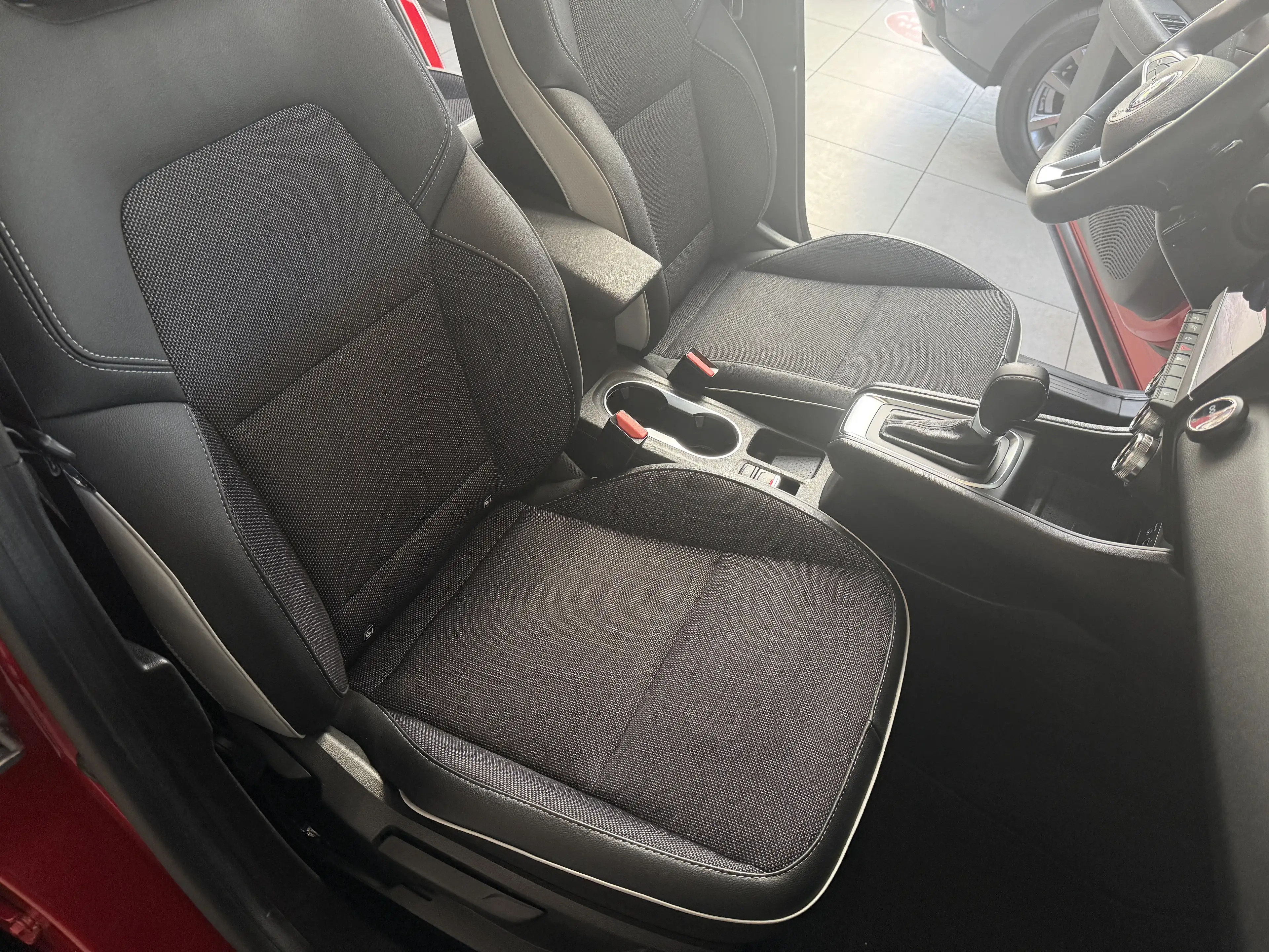 Mitsubishi ASX Intro Edition SHZ Kamera Keyless MwSt Ausweisbar — photo 9