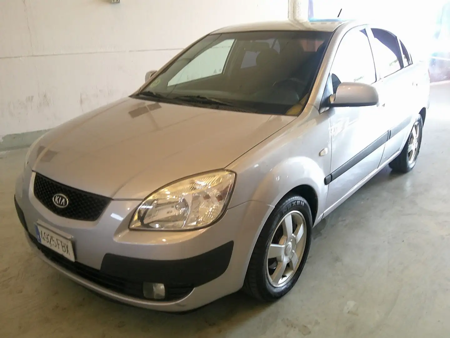 Kia Rio 1.5CRDi Emotion Gris - 1
