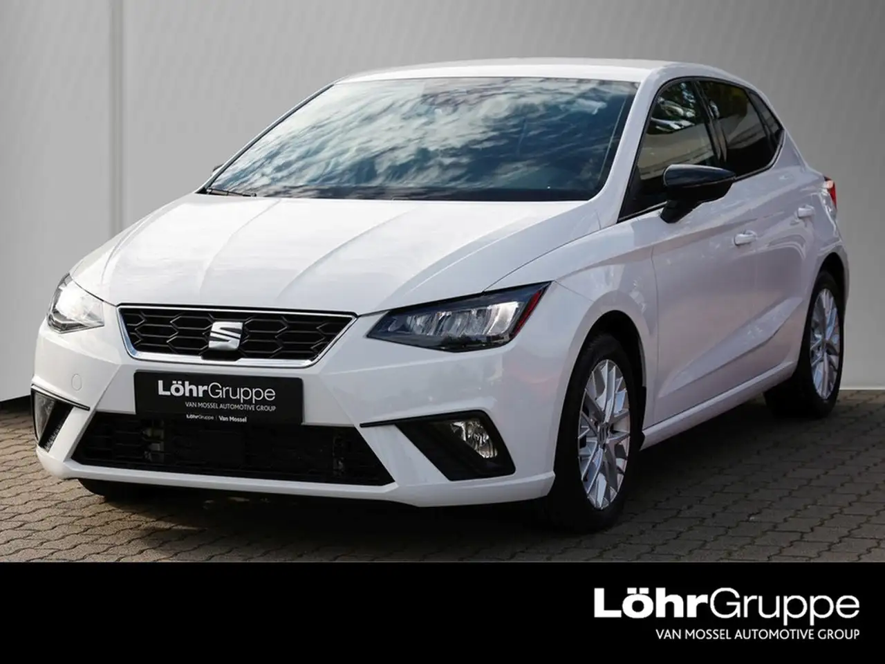 SEAT Ibiza 1.0 TSI FR Einparkhilfe, Sitzheizung, LED — photo 1 of 18