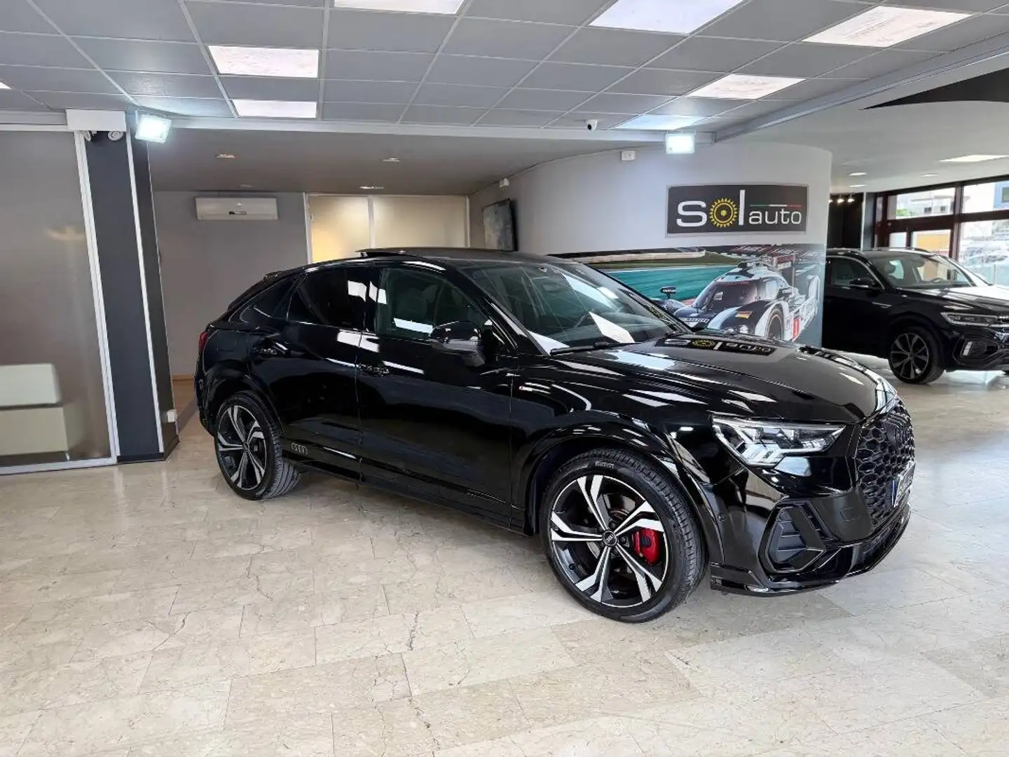 Audi Q3 40 2.0 tdi Edition quattro 200cv s-tronic Nero - 2