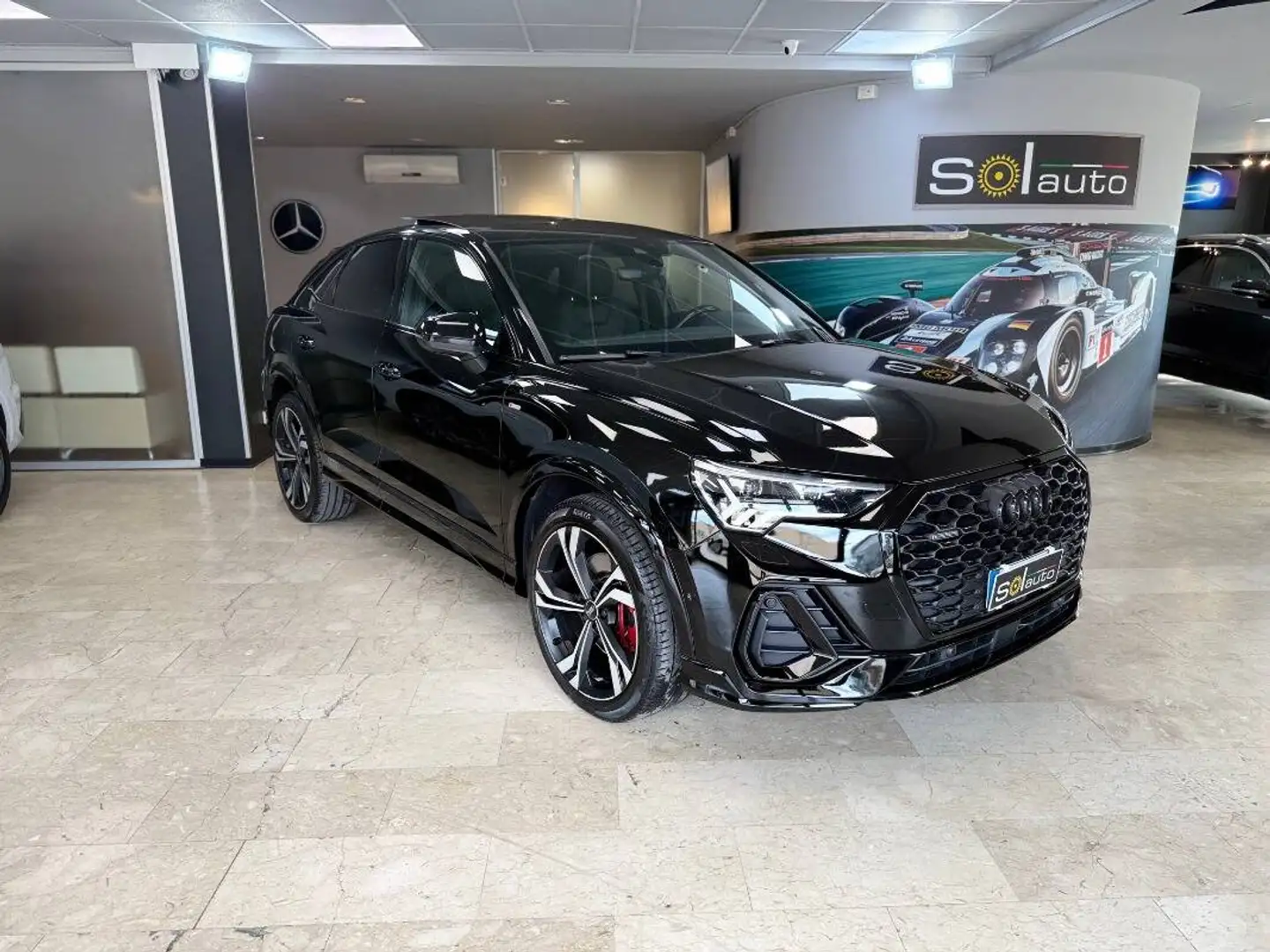 Audi Q3 40 2.0 tdi Edition quattro 200cv s-tronic Nero - 1