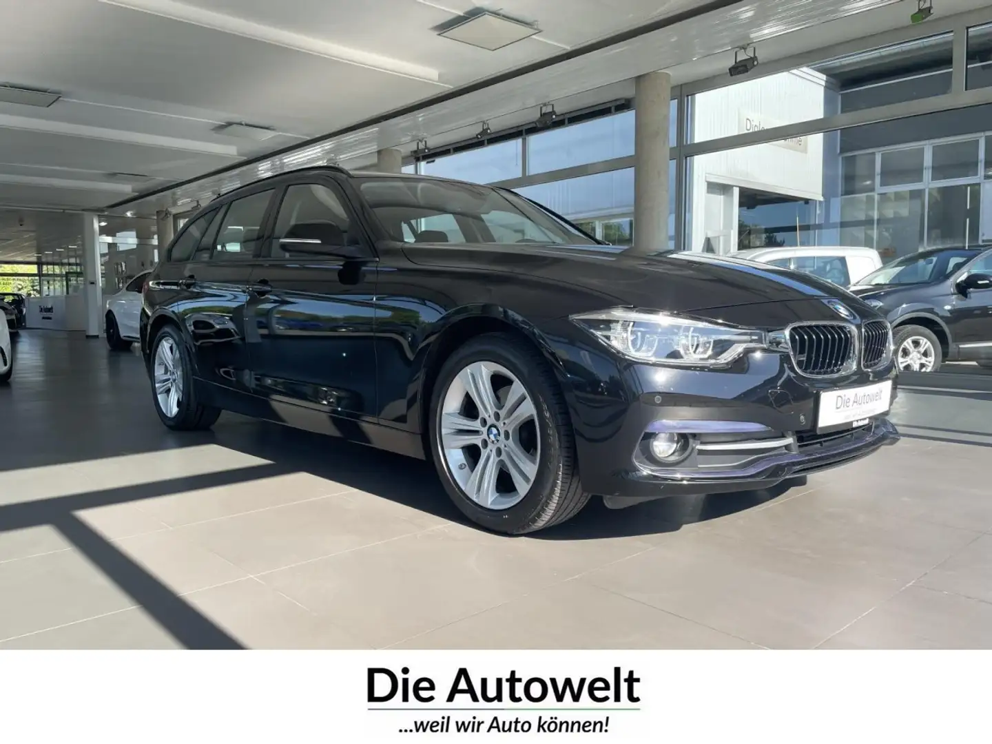 BMW 318 d Touring Sport Line NAVI LED GRA SHZG PDC Klima Schwarz - 1