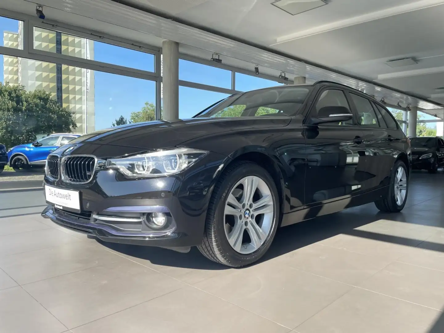 BMW 318 d Touring Sport Line NAVI LED GRA SHZG PDC Klima Schwarz - 2