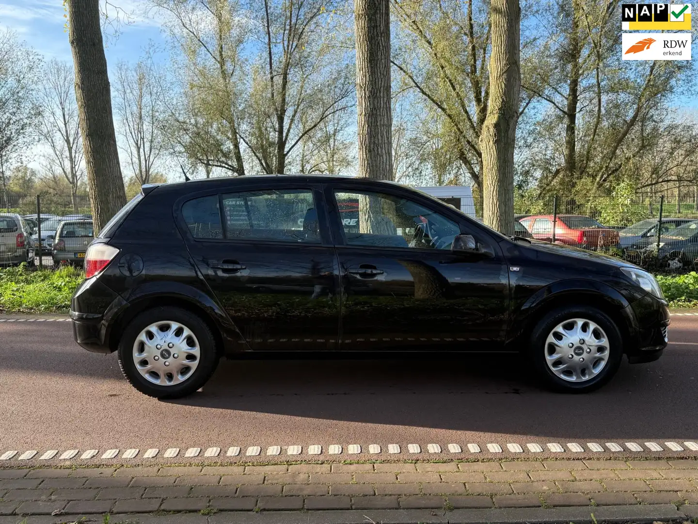 Opel Astra 1.8 Enjoy AIRCO!5DEURS!APK2026! Zwart - 1