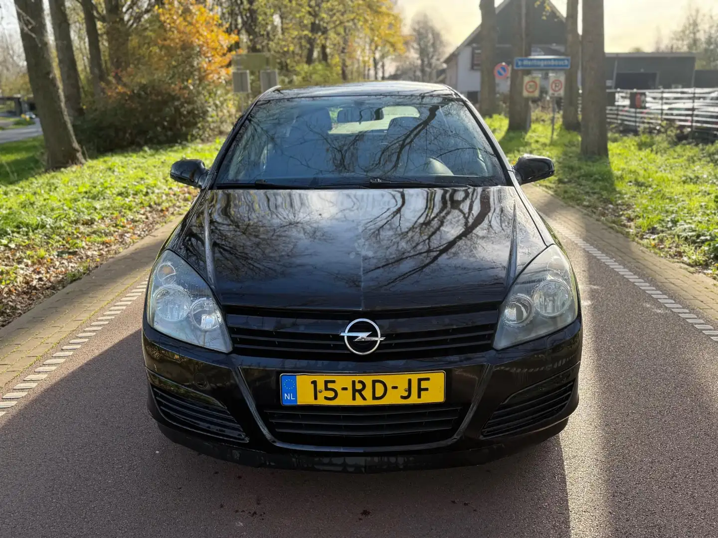 Opel Astra 1.8 Enjoy AIRCO!5DEURS!APK2026! Zwart - 2