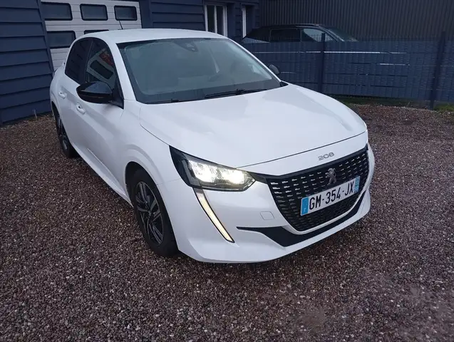 Peugeot 208 view 6
