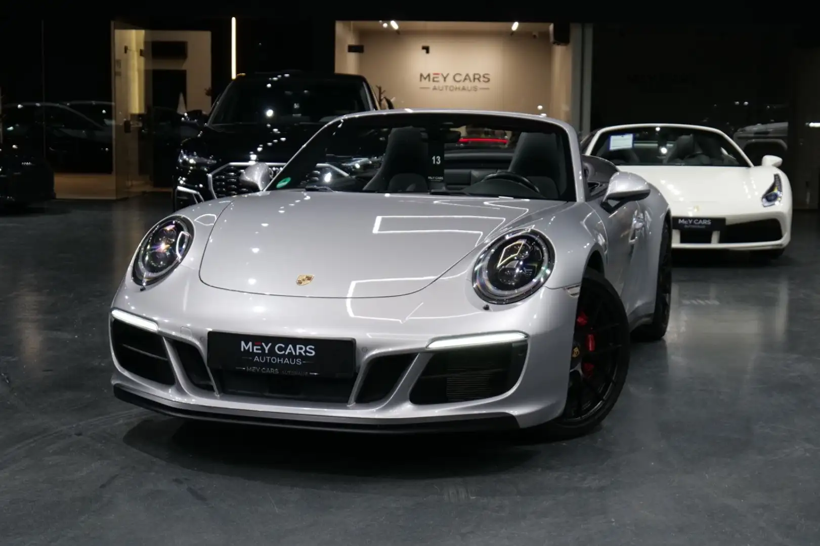 Porsche 911 Carrera 4 GTS Cabriolet *Kamera*SportChrono* Silber - 1