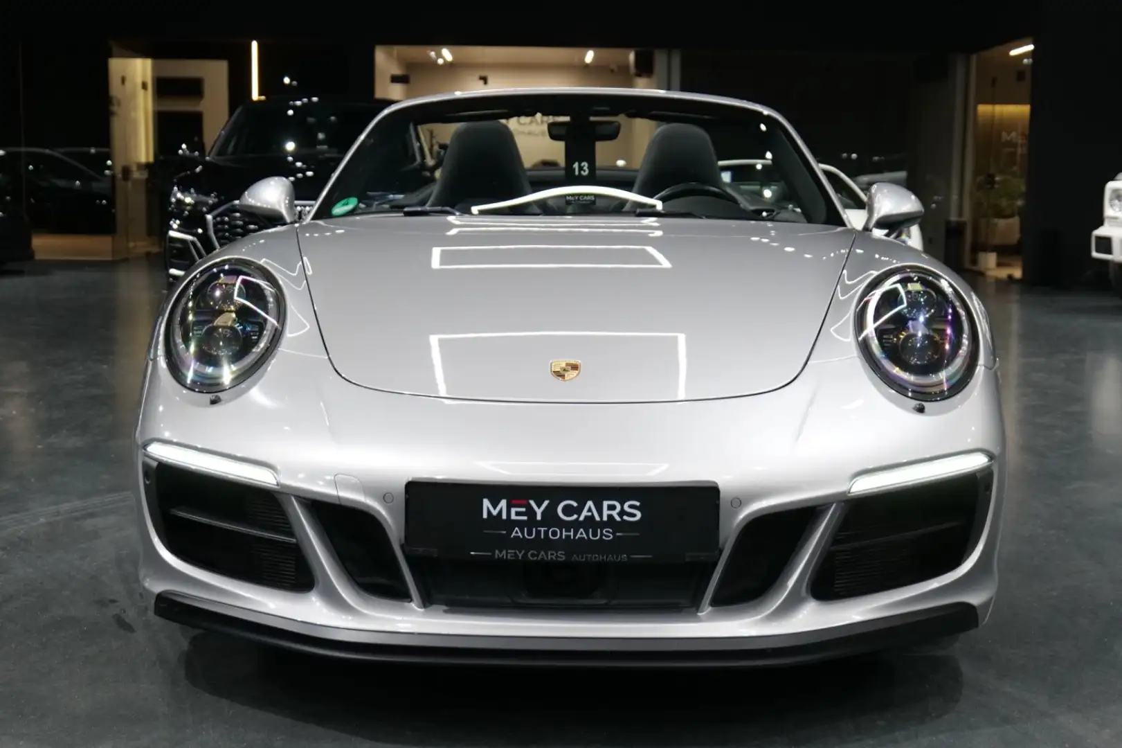 Porsche 911 Carrera 4 GTS Cabriolet *Kamera*SportChrono* Silber - 2