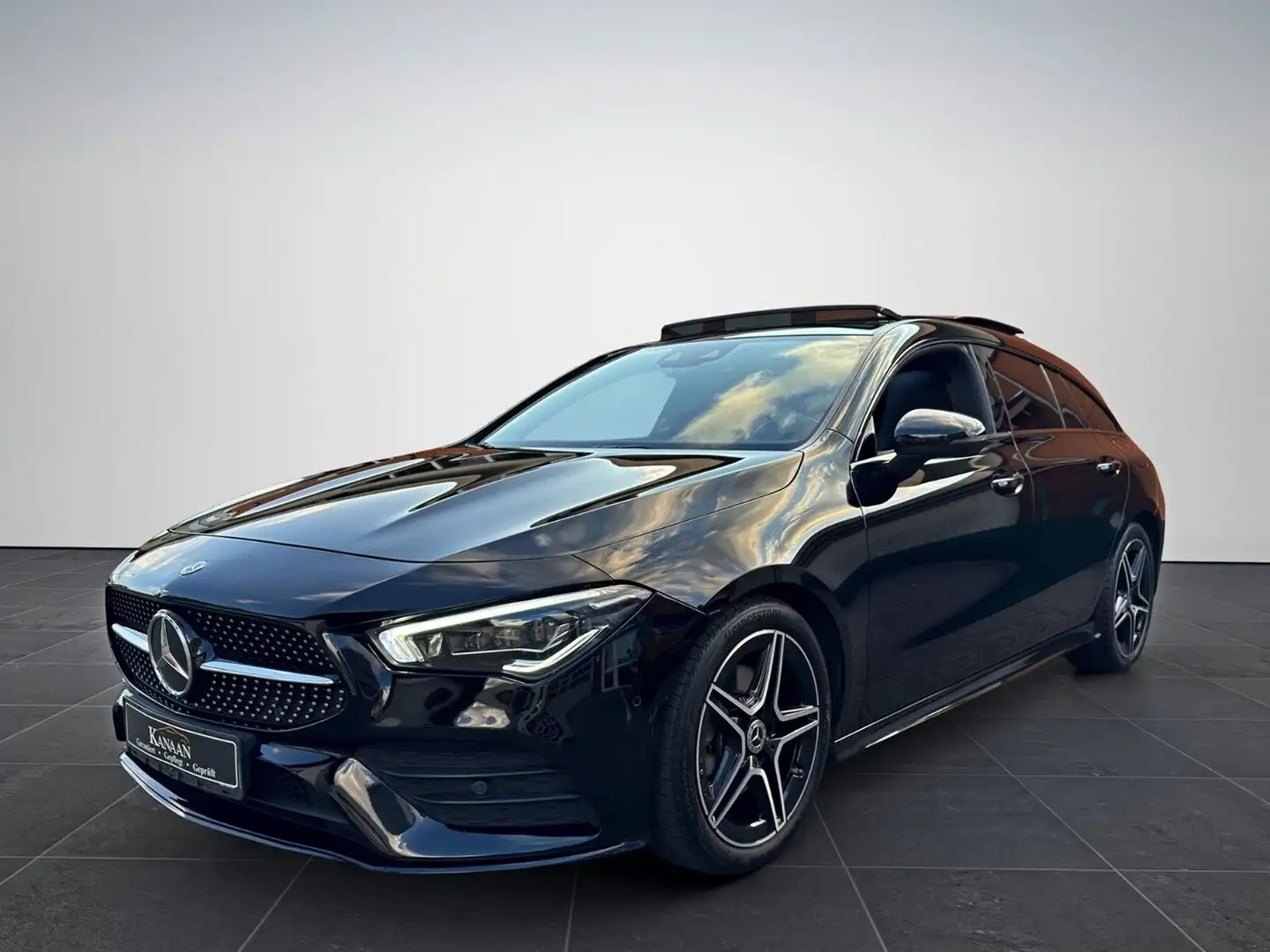Mercedes-Benz CLA 220 Shooting Brake*AMG-Line*PANO*GARANTIE Zwart - 1