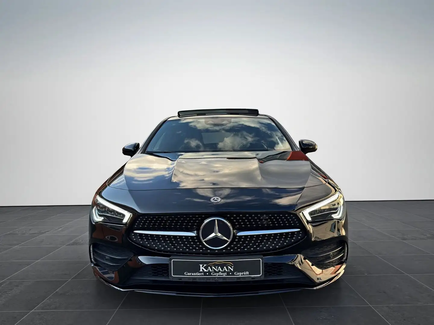 Mercedes-Benz CLA 220 Shooting Brake*AMG-Line*PANO*GARANTIE Zwart - 2