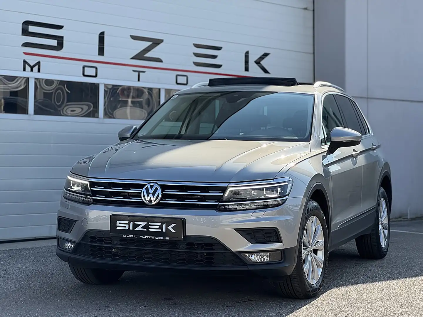 Volkswagen Tiguan 2,0 TDI SCR 4Motion Sky DSG|VIRTUAL-COCKPIT|PAN... Grau - 1