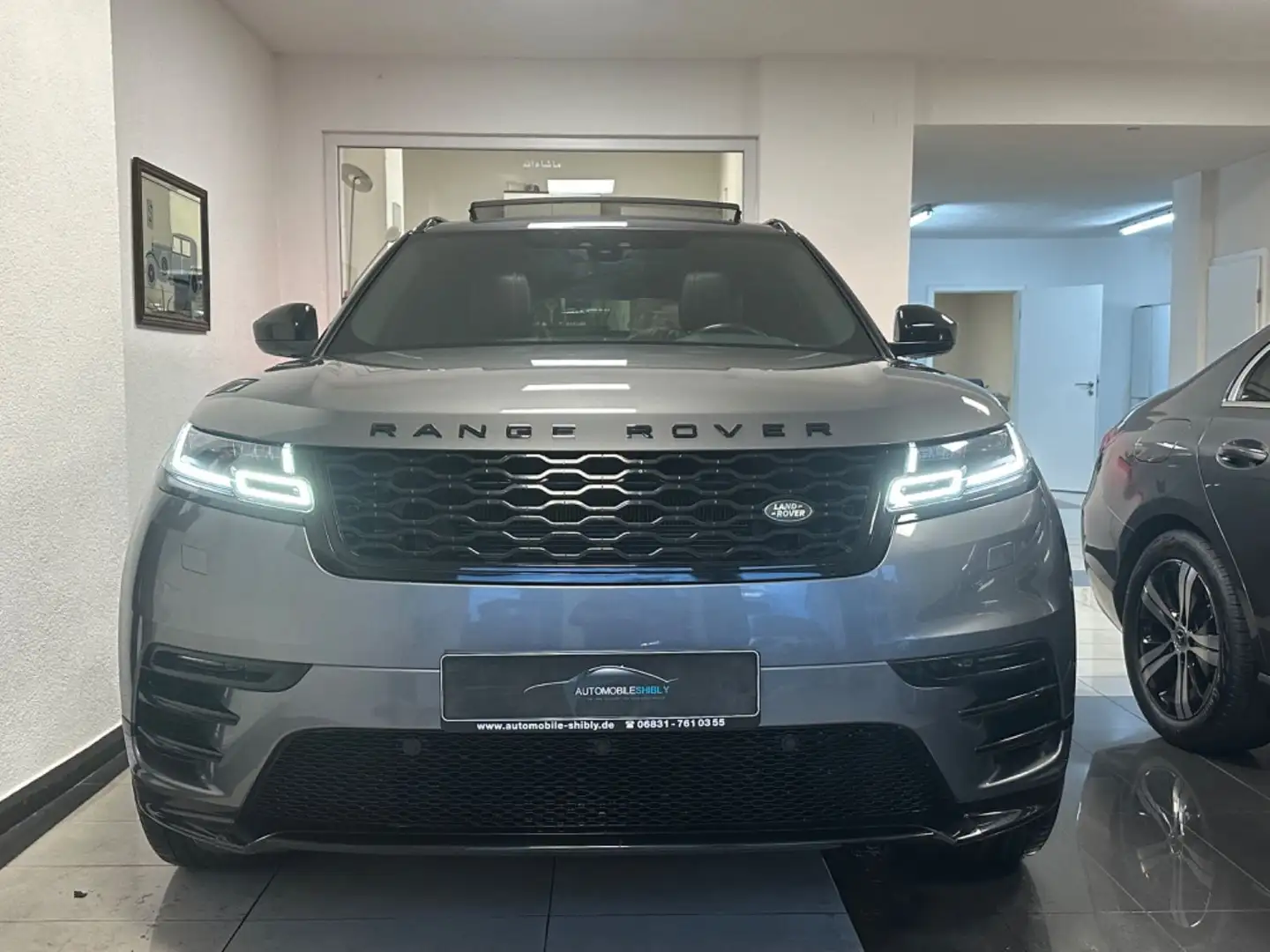 Land Rover Range Rover Velar 2.0  R-Dynamic,Leder, PANORAMA Grau - 2