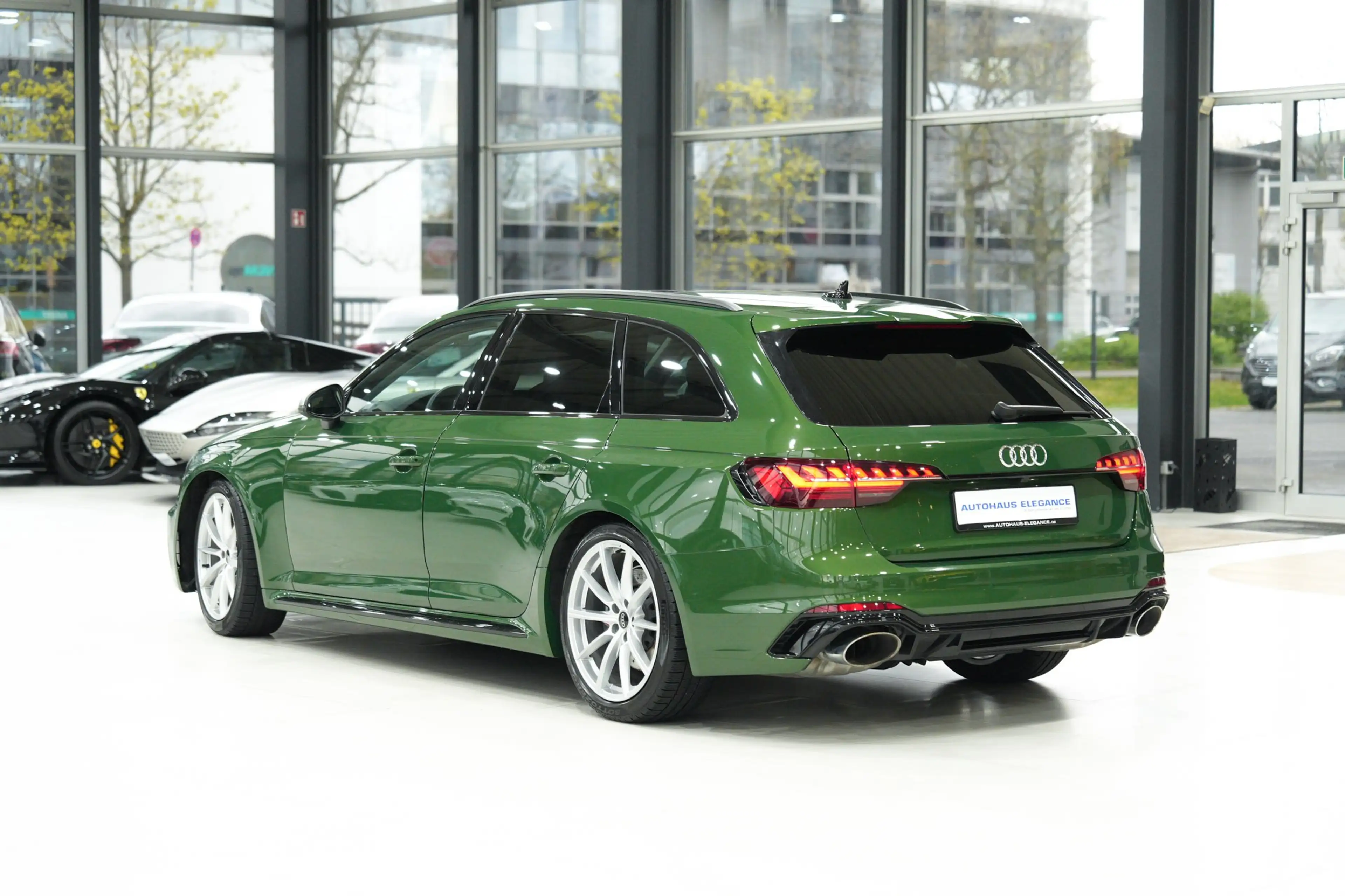 Audi RS4 2.9 TFSI quattro*SPORTSITZE-PLUS*MATRIX*PANO* — photo 6