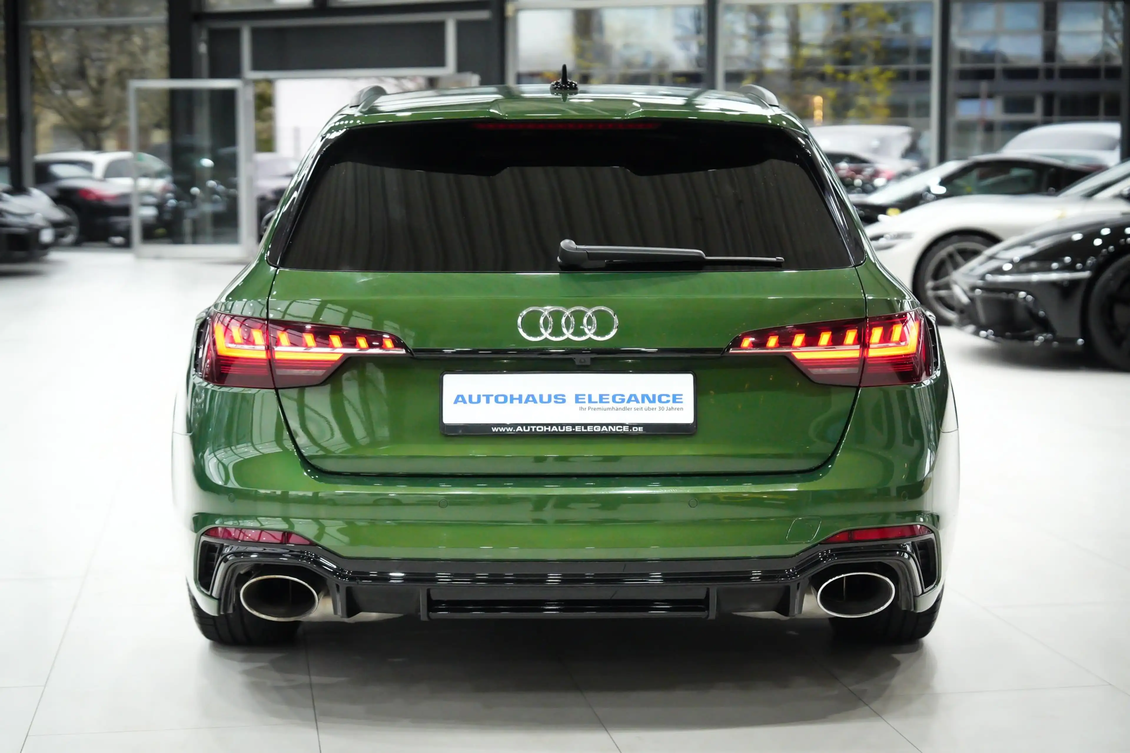 Audi RS4 2.9 TFSI quattro*SPORTSITZE-PLUS*MATRIX*PANO* — photo 8