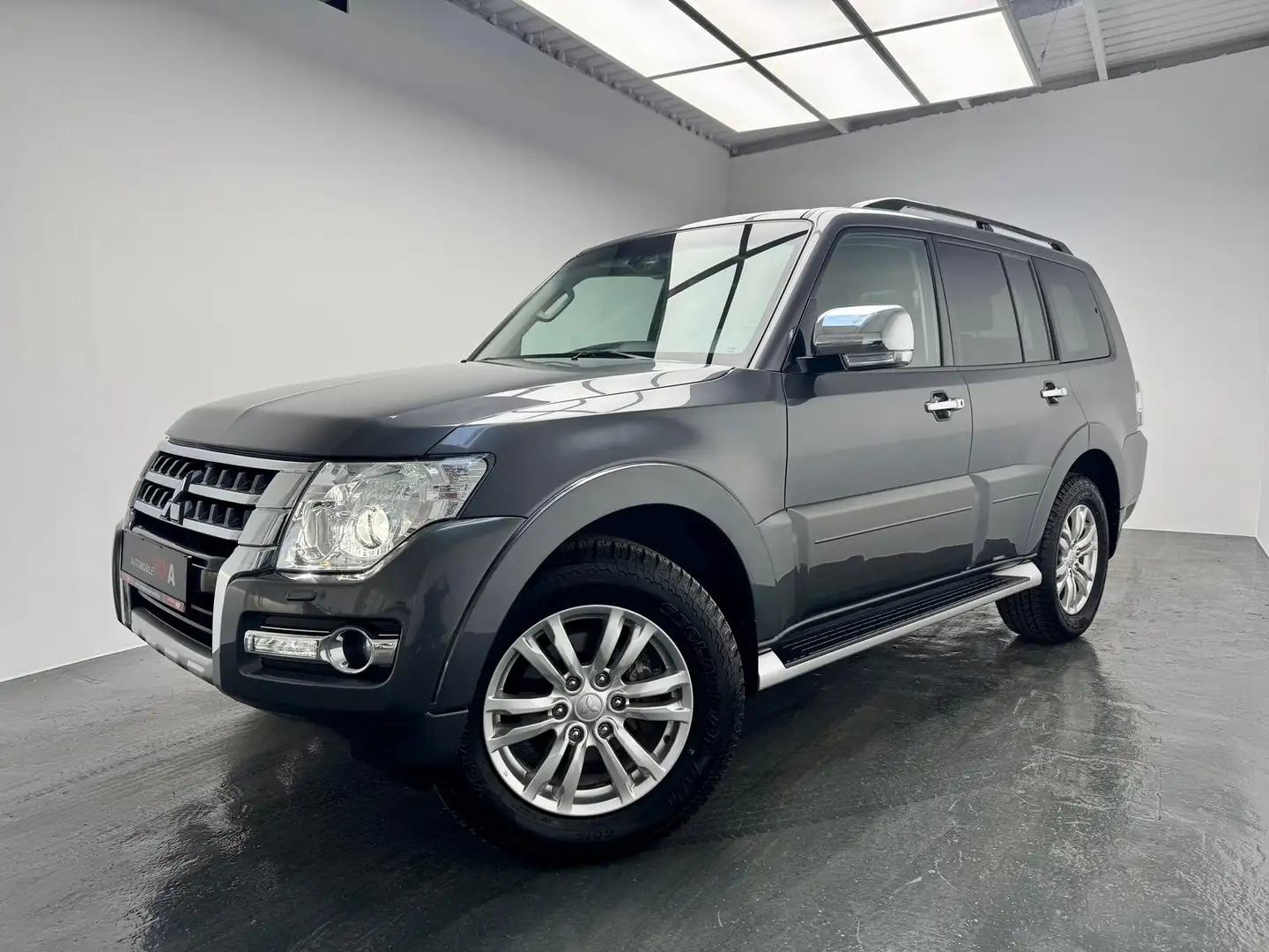 Mitsubishi Pajero 3.2 +7SITZE+AHK+KAMERA+PANO+TOP-ZUSTAND+ Gri - 1