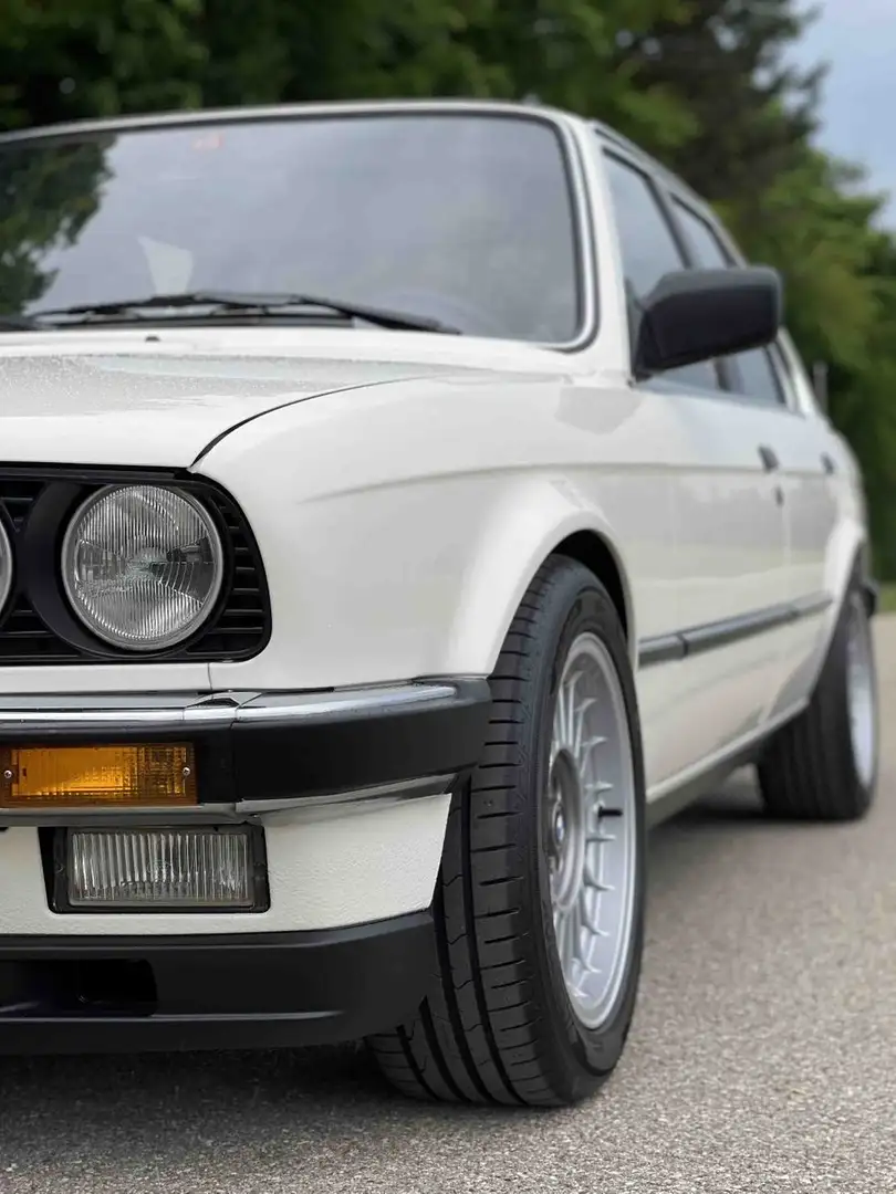 BMW 323 i Limo*VOLL Restauriert*Original*Schalter*E30 Weiß - 2