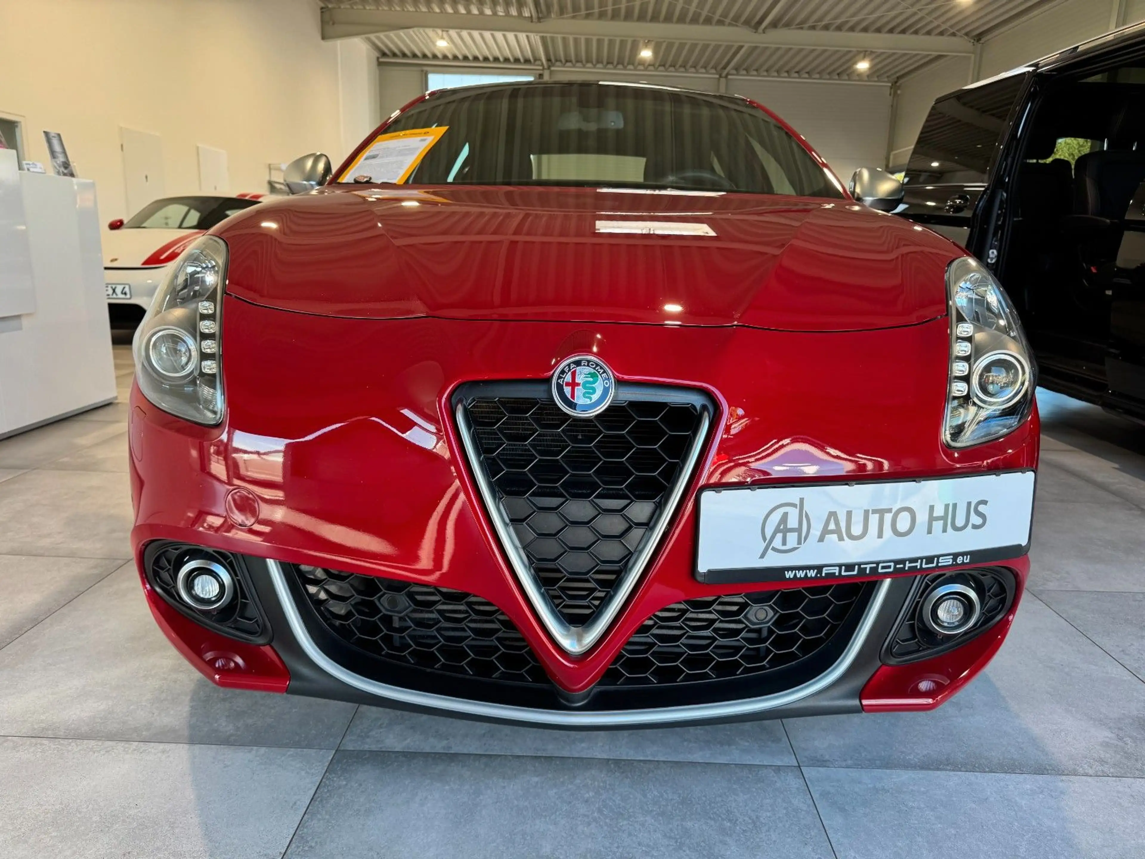 Alfa Romeo Giulietta Lusso Ti NAVI/Panorama/Touchscreen — photo 2
