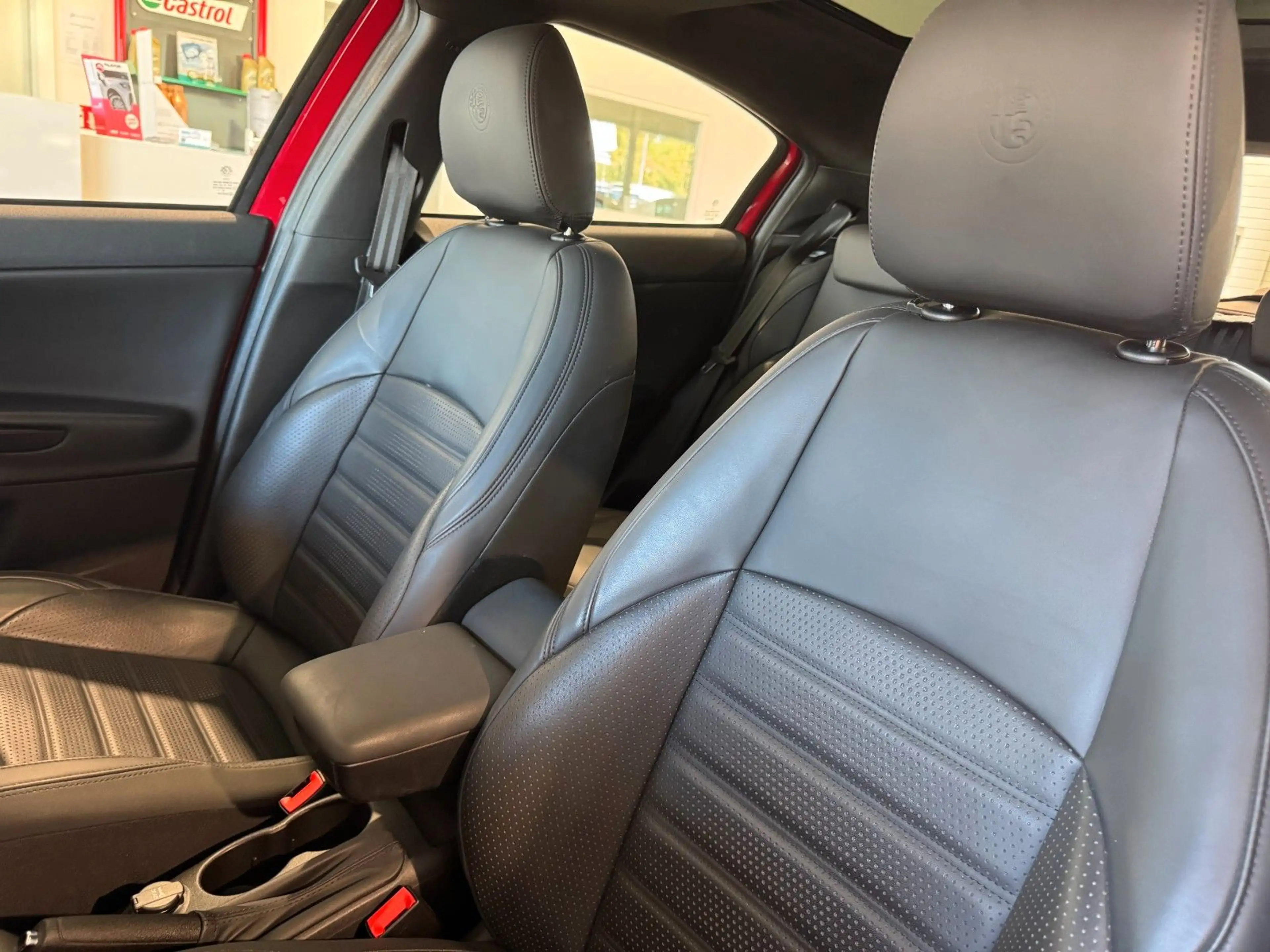 Alfa Romeo Giulietta Lusso Ti NAVI/Panorama/Touchscreen — photo 8