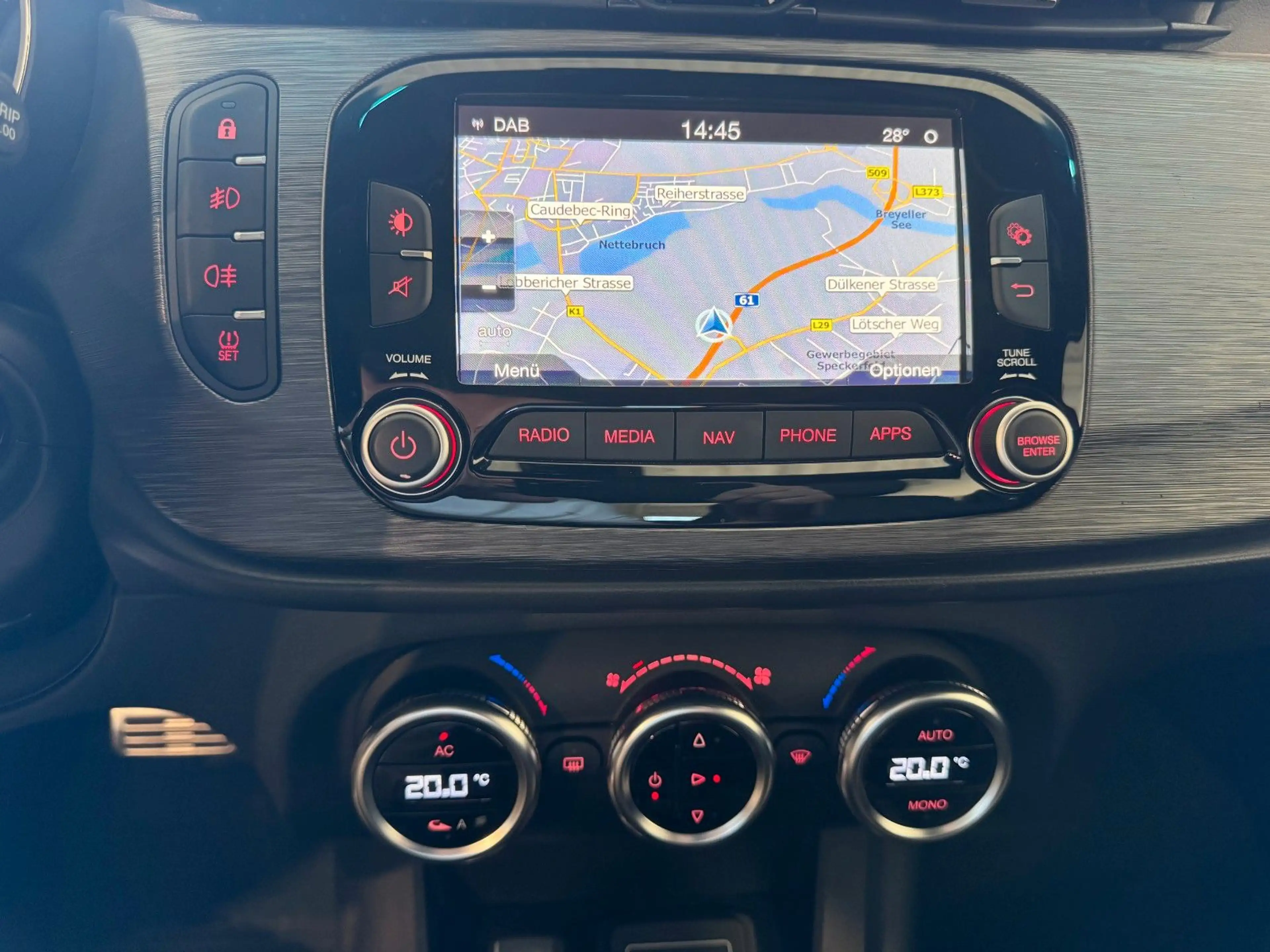 Alfa Romeo Giulietta Lusso Ti NAVI/Panorama/Touchscreen — photo 14