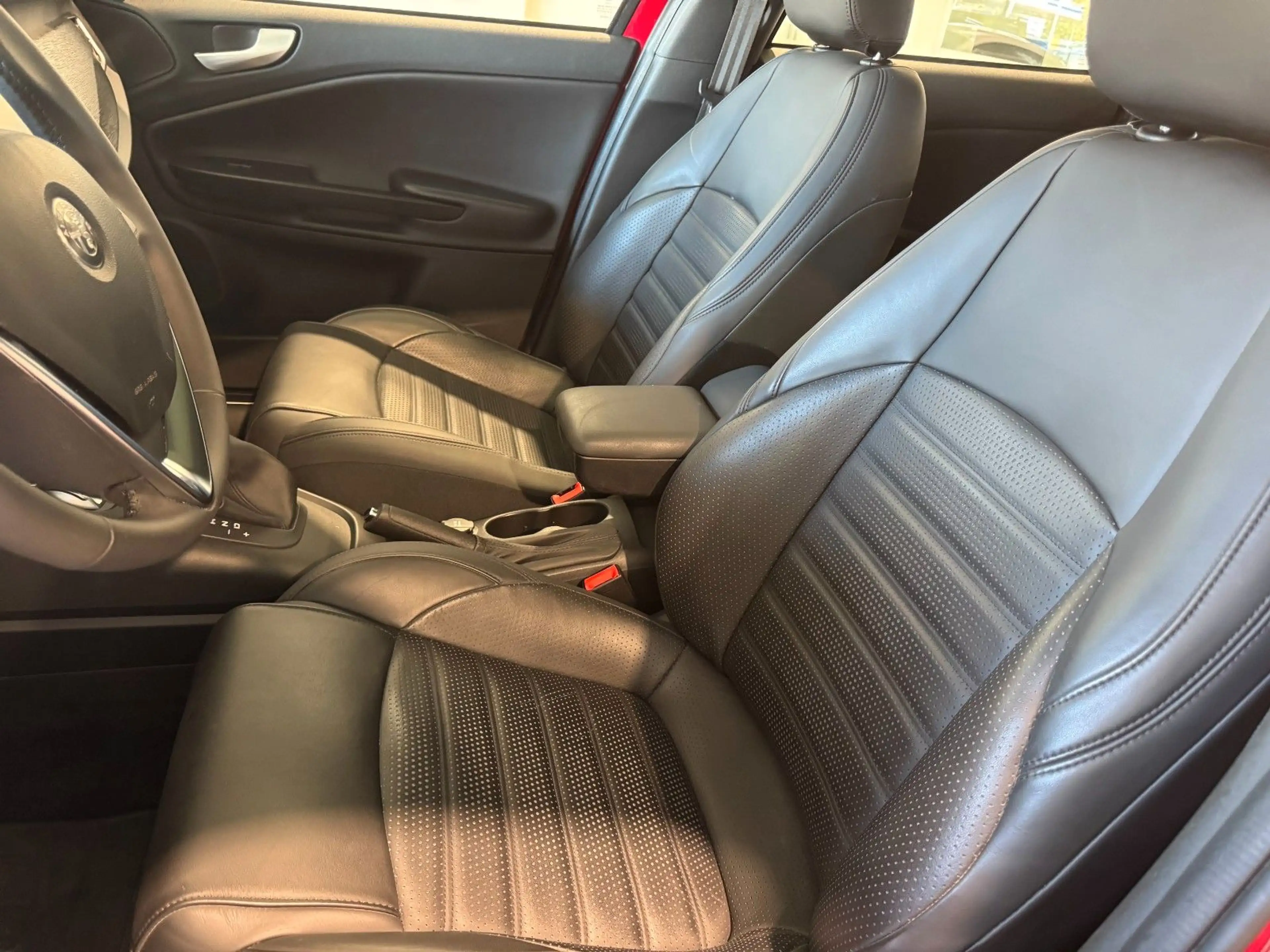 Alfa Romeo Giulietta Lusso Ti NAVI/Panorama/Touchscreen — photo 11
