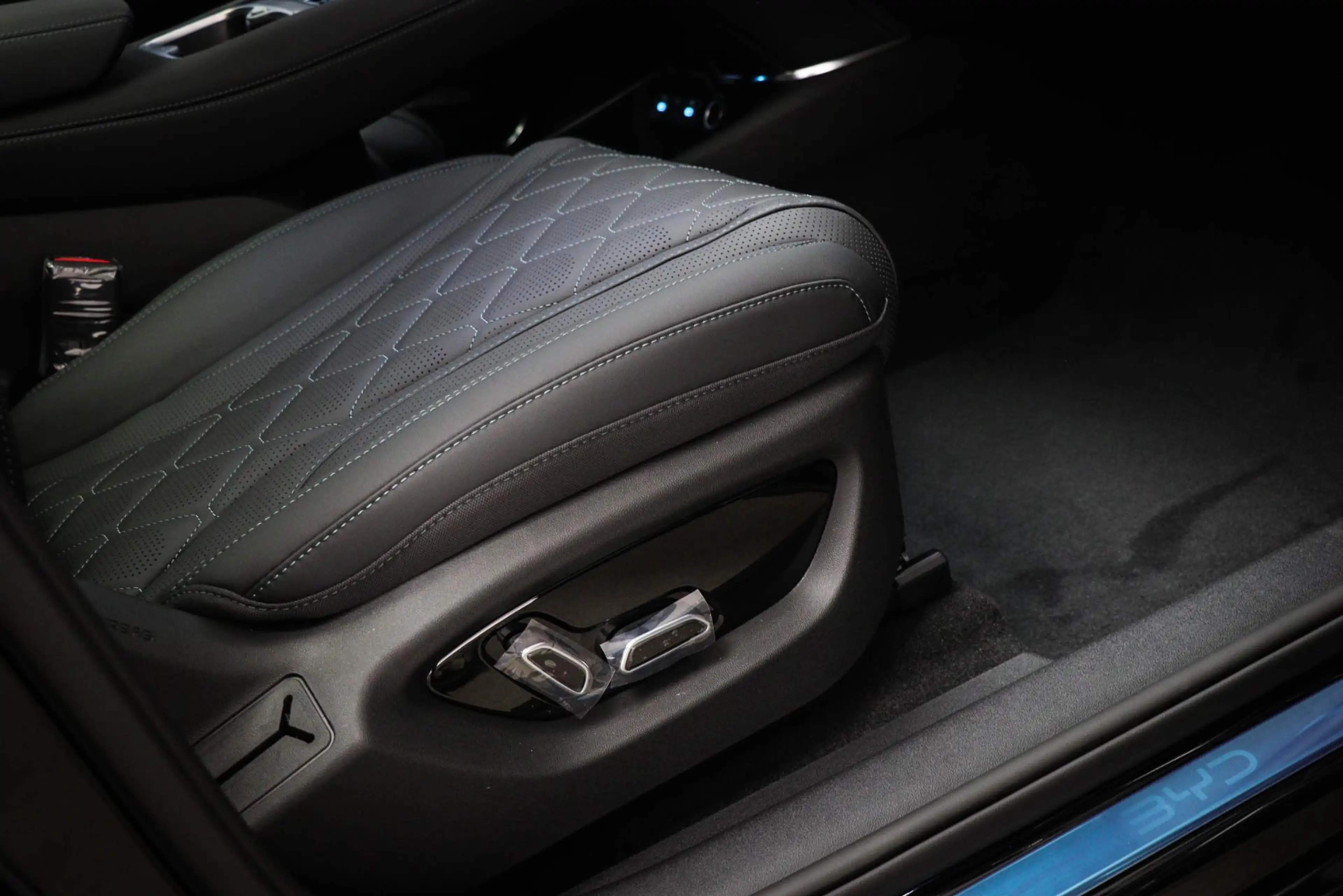 BYD Sealion Excellence AWD 91.3 kWh | PANORAMADAK | ST — photo 13