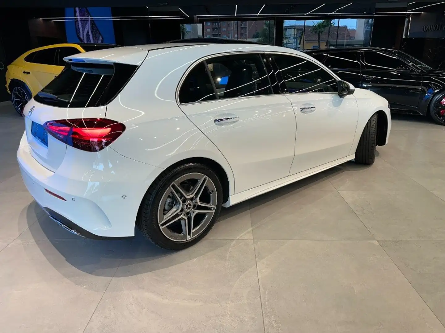 Mercedes-Benz A 180 Automatic AMG Line Premium Bianco - 1