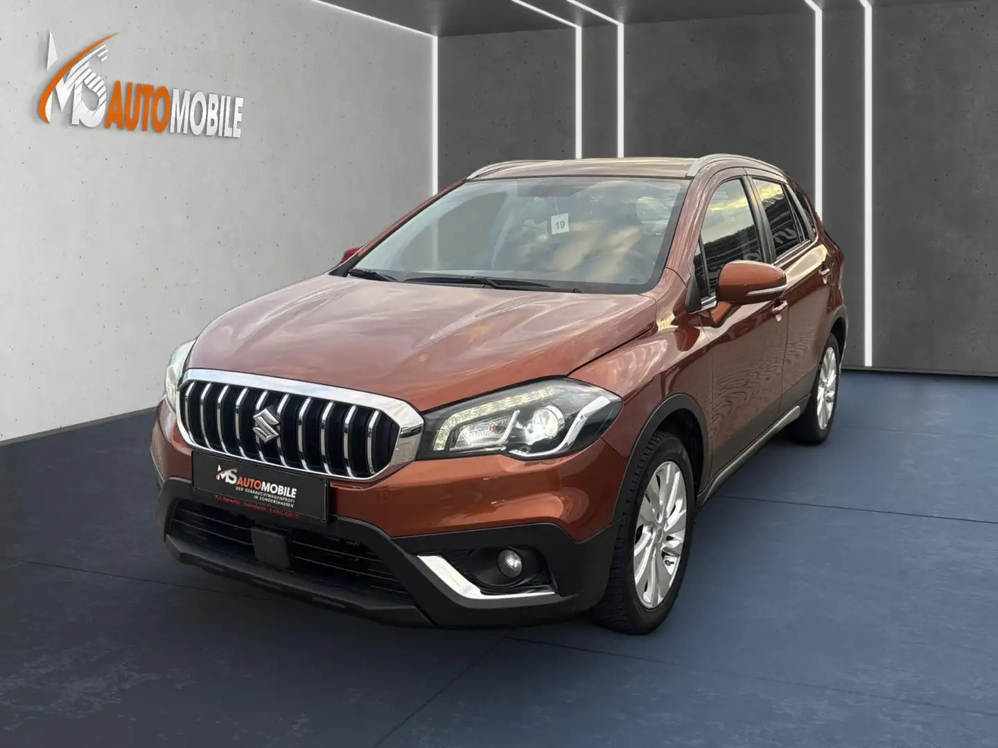 Suzuki SX4 S-Cross Comfort 4x4+LED+AHK+LM+KAM+KEYLESS Brun - 1