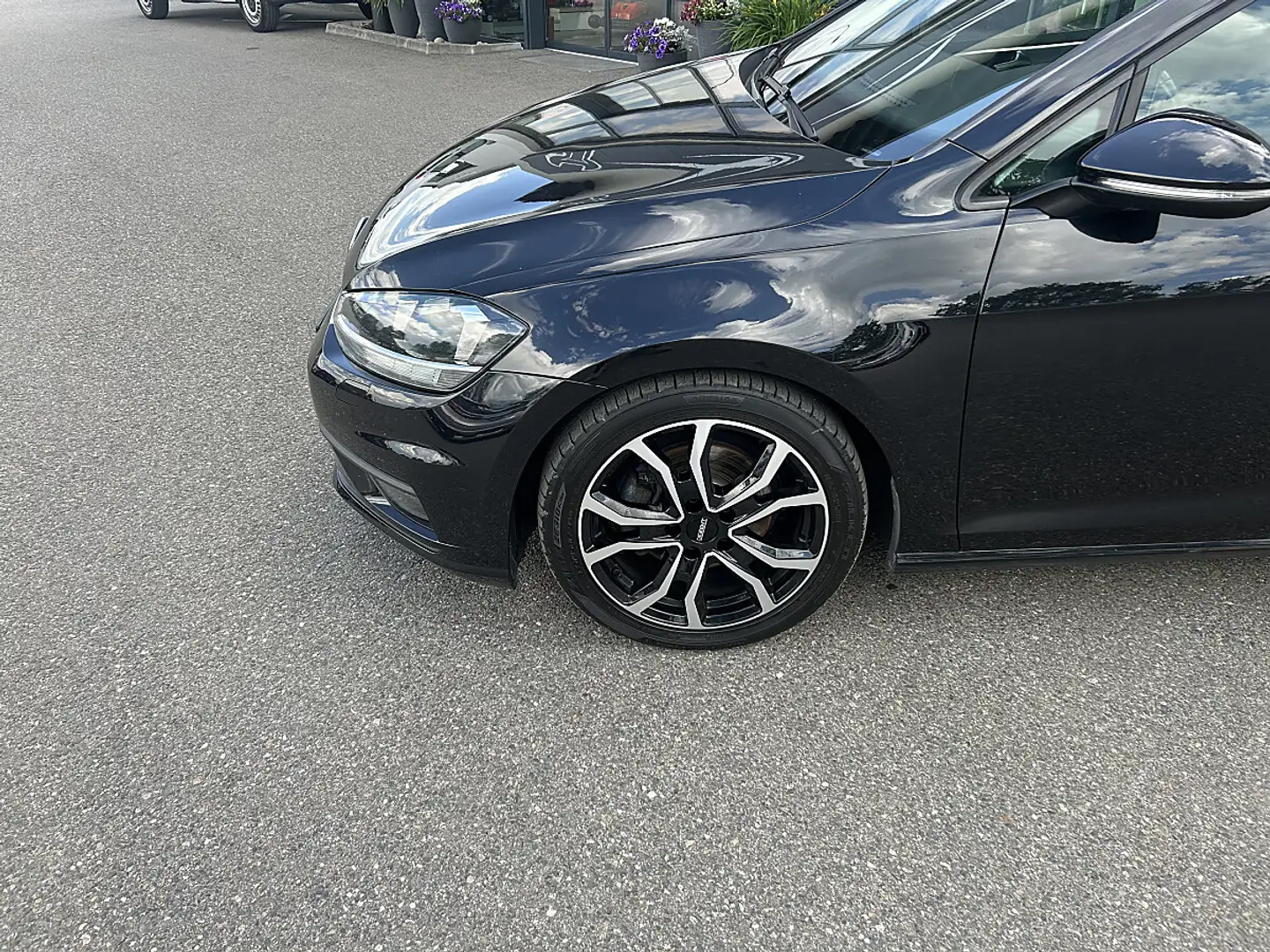 Volkswagen Golf Variant Comfortline 1,6 TDI SCR DSG Schwarz - 2