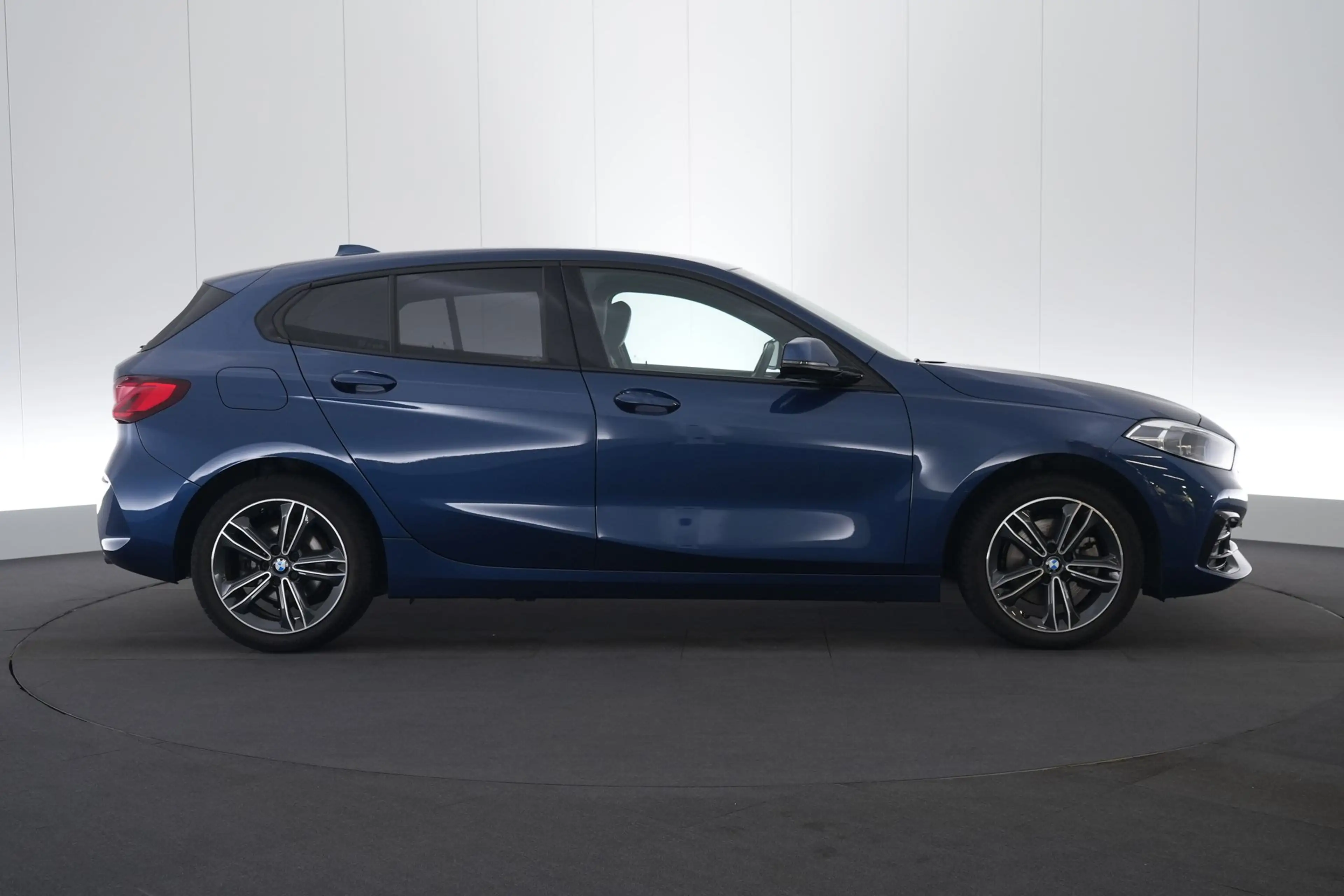 BMW 118 1 118d Business+ LEDER/CUIR LED GPS PDC Keyless Ve — photo 5