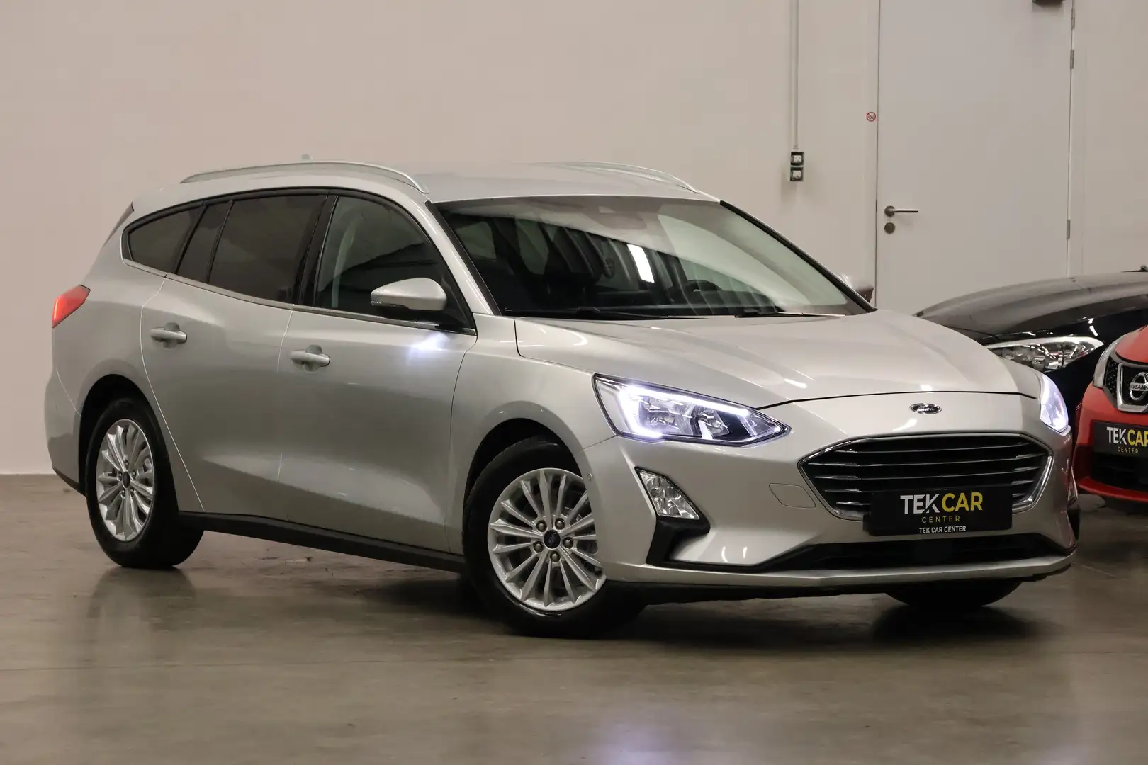 Ford Focus Focus Turnier 1.5 EcoBlue Aut. TITANIUM 12M Garant Zilver - 1