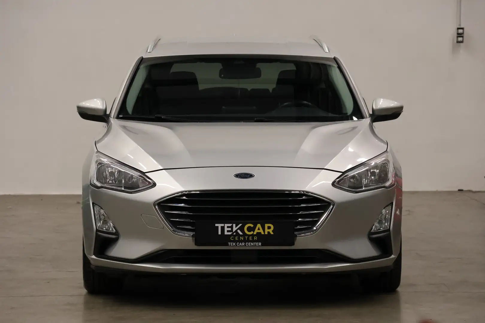 Ford Focus Focus Turnier 1.5 EcoBlue Aut. TITANIUM 12M Garant Zilver - 2