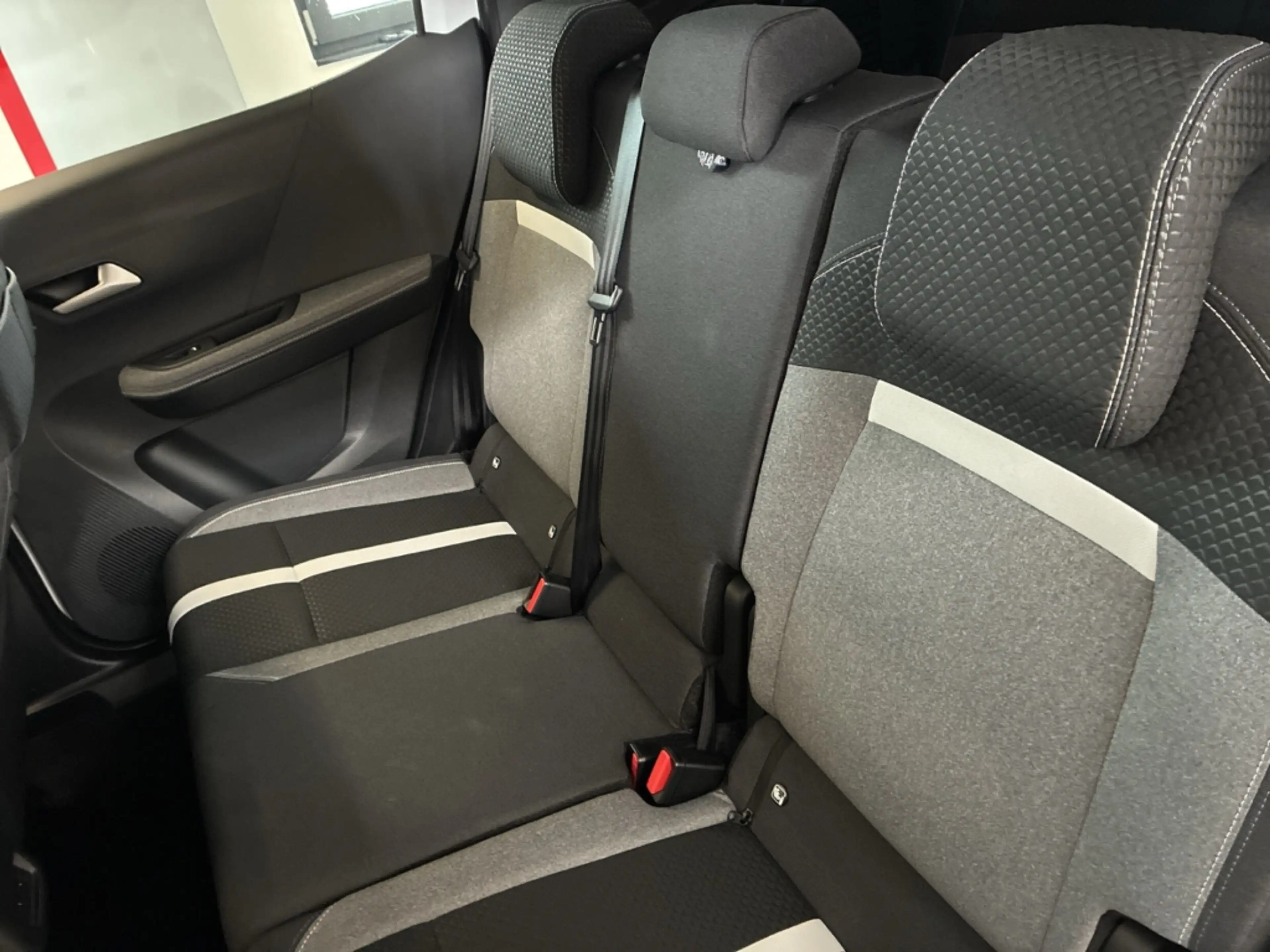 Opel Frontera Ultimate 1.2 Turbo Hybrid 48V eDCT Navi Shz PDC Ka — photo 11