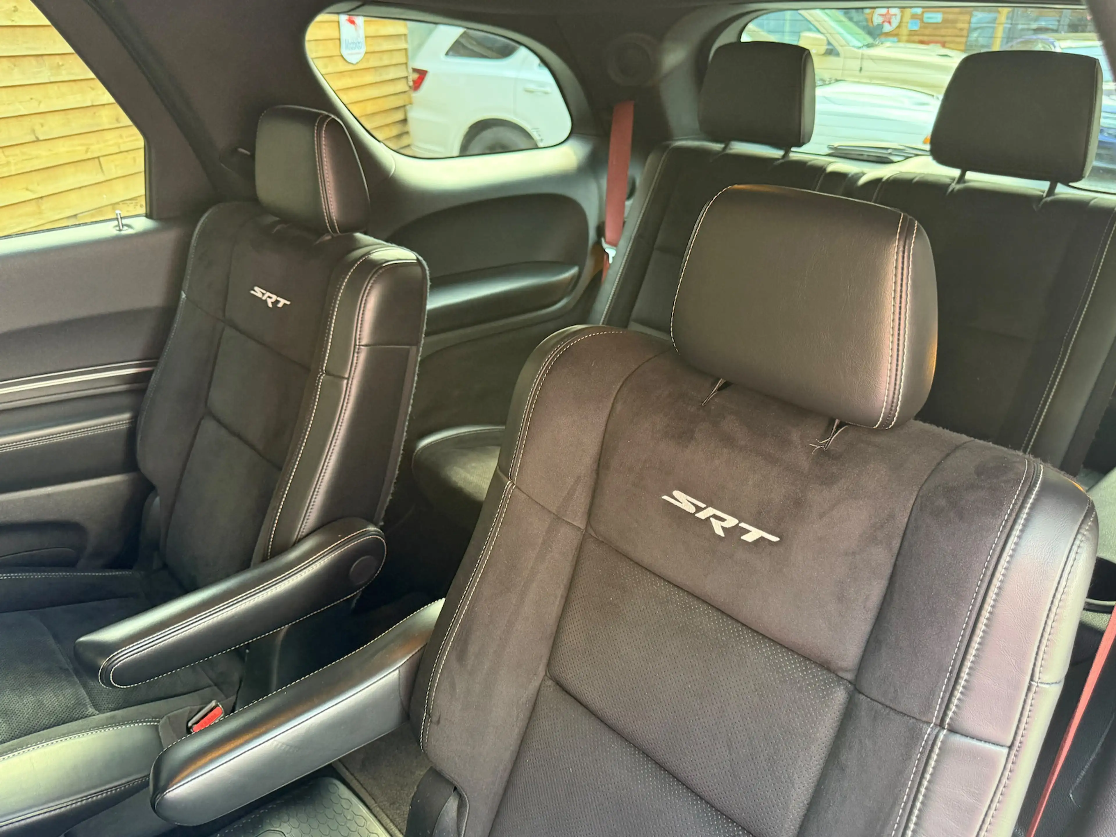 Dodge Durango 5,7L R/T AWD 7 S. LED 4x SHZ LPG — photo 18