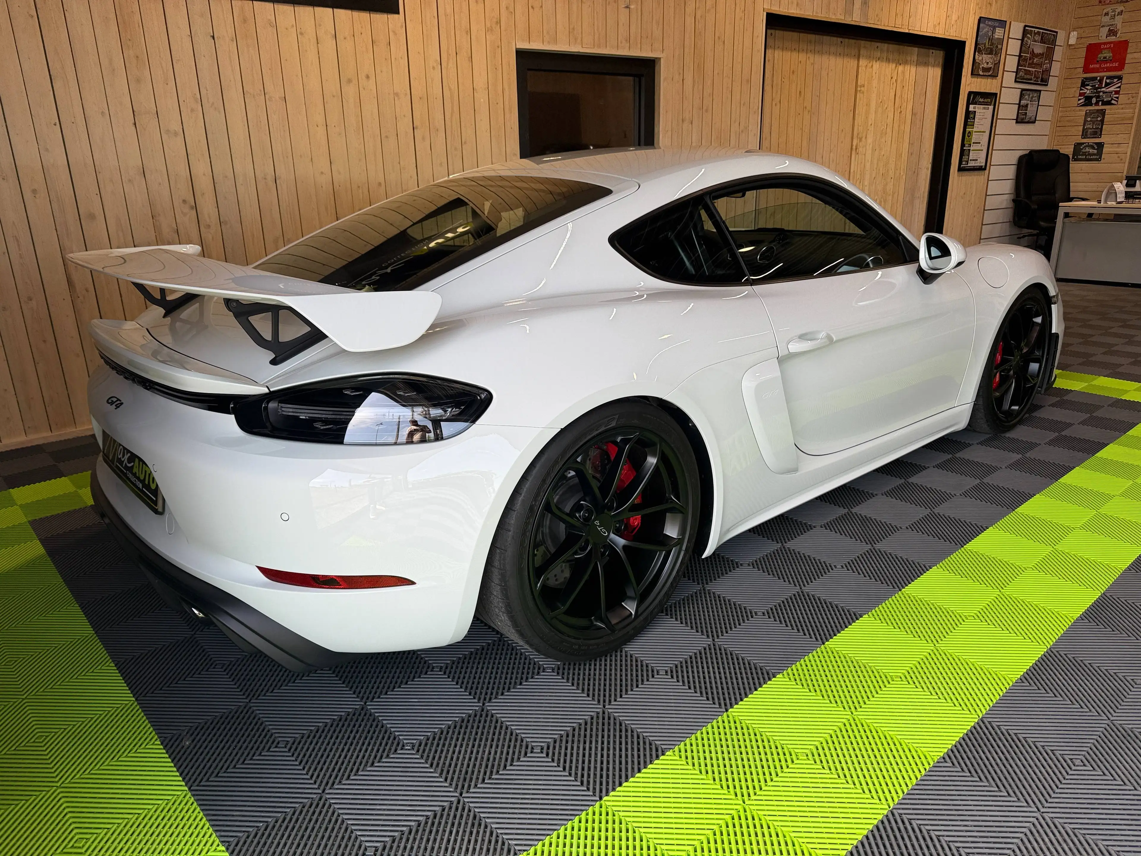 Porsche 718 718 Cayman GT4 / MANU / Clubsport / Chrono — photo 4