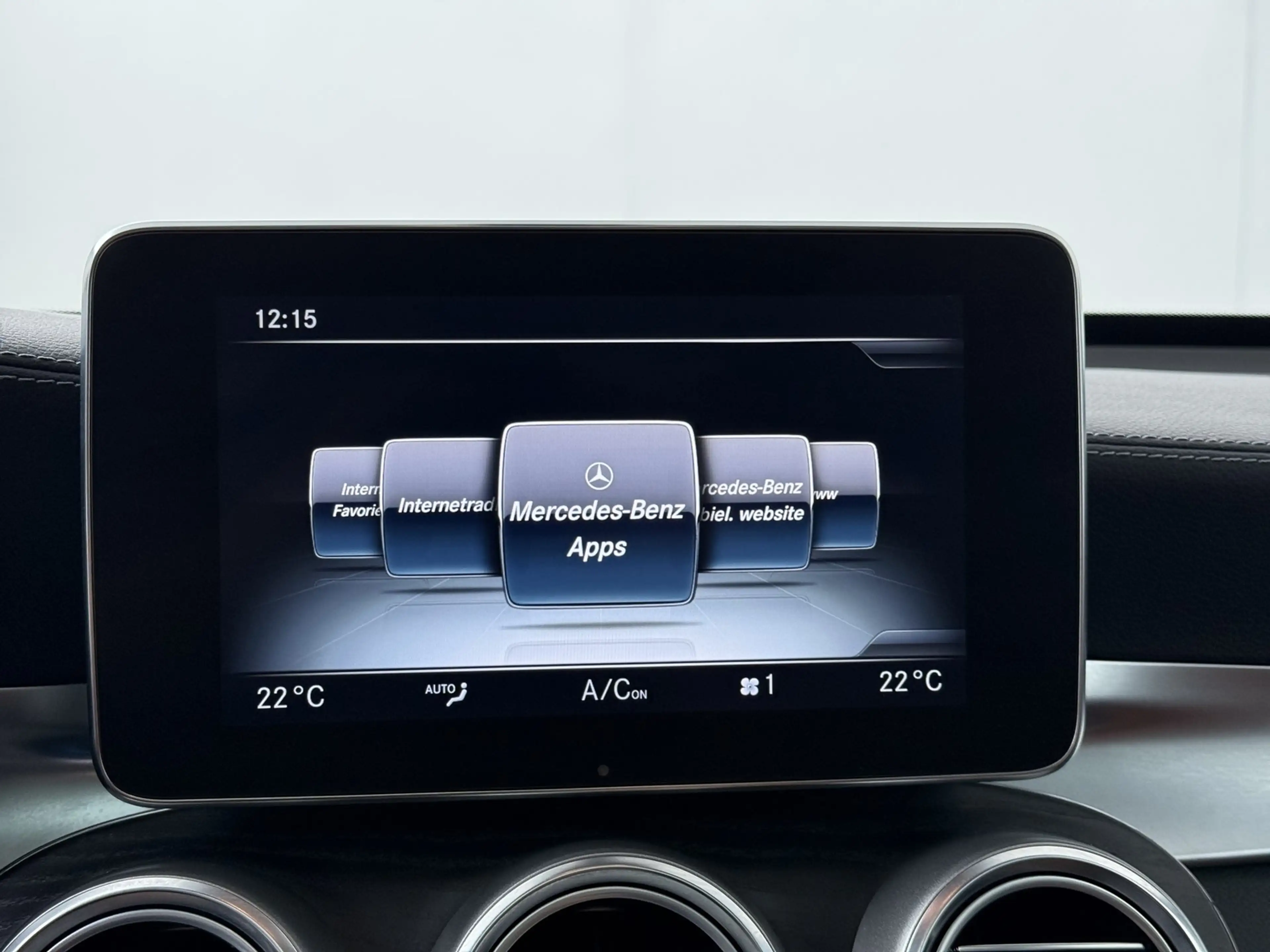 Mercedes-Benz GLC 350 350e 4MATIC Premium Plus — photo 34