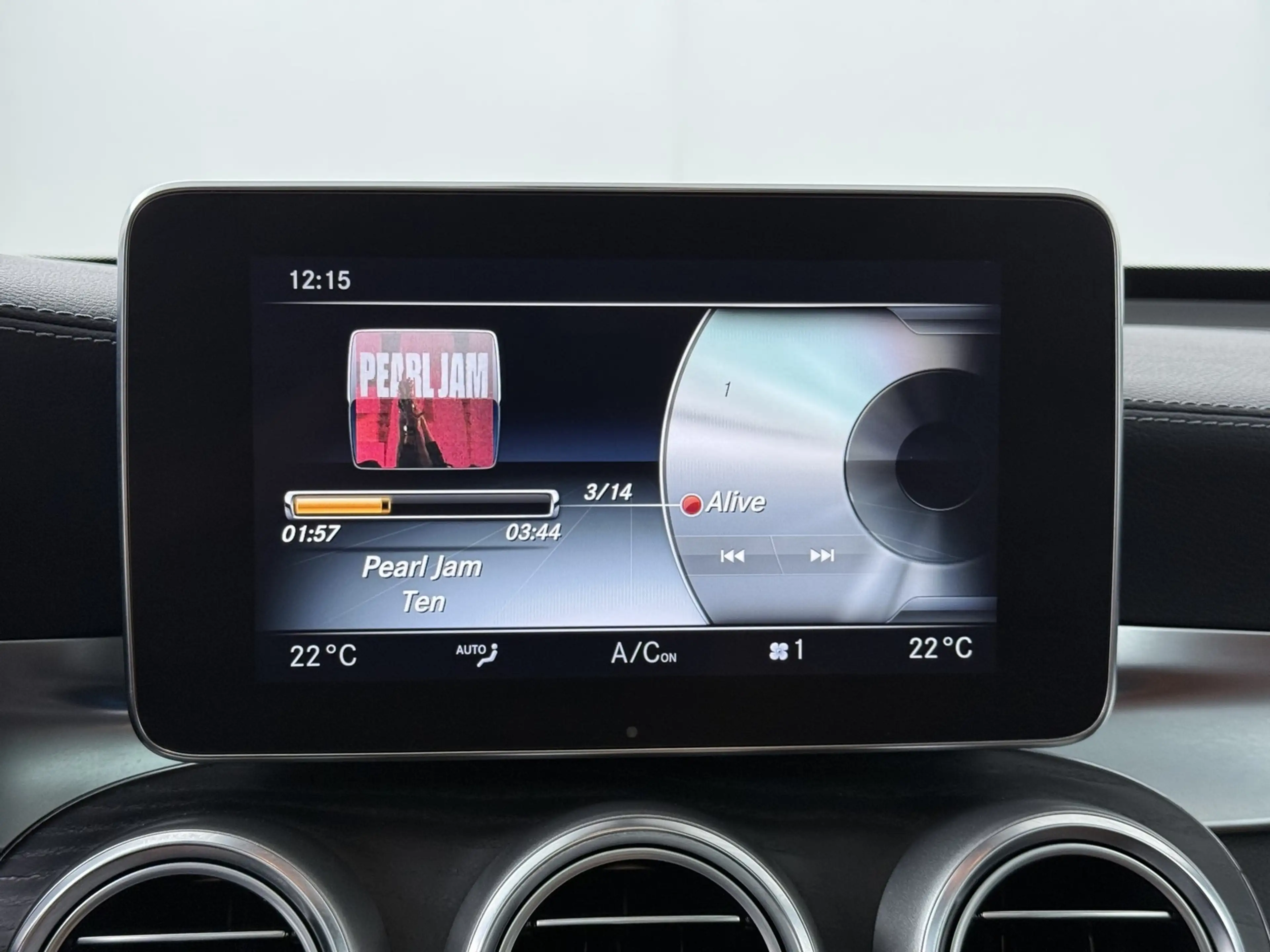 Mercedes-Benz GLC 350 350e 4MATIC Premium Plus — photo 31