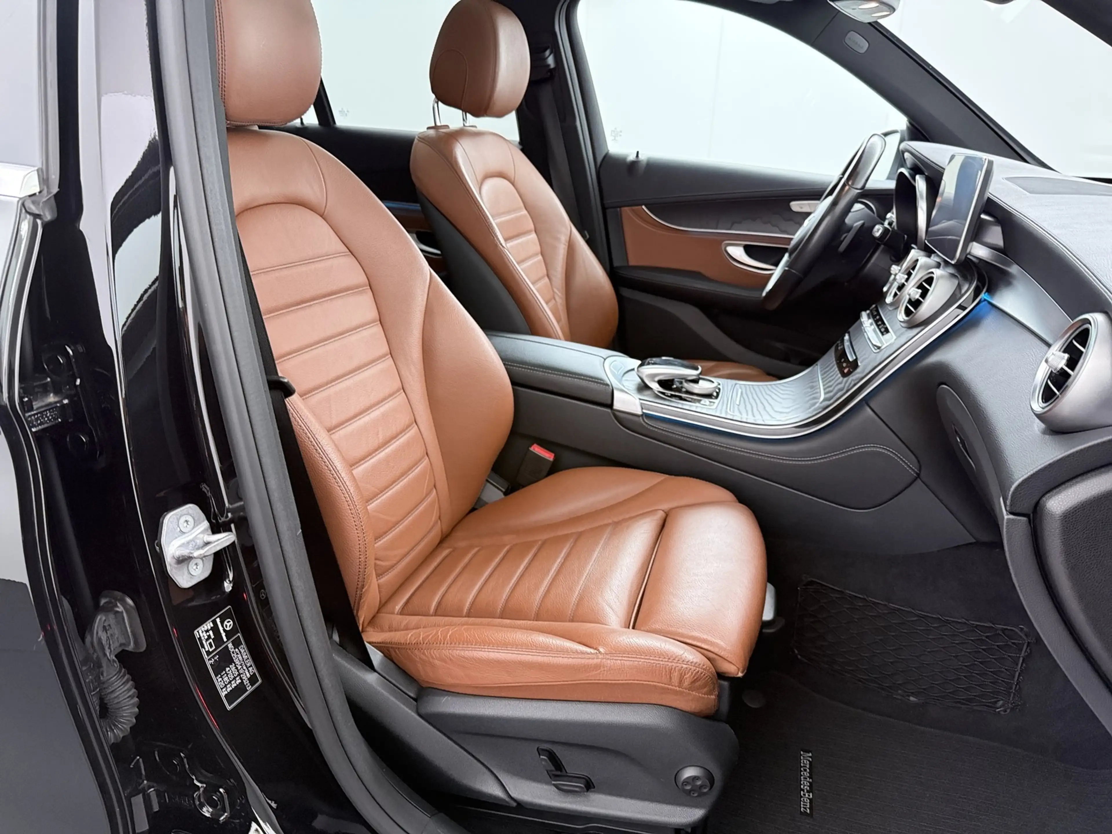 Mercedes-Benz GLC 350 350e 4MATIC Premium Plus — photo 39