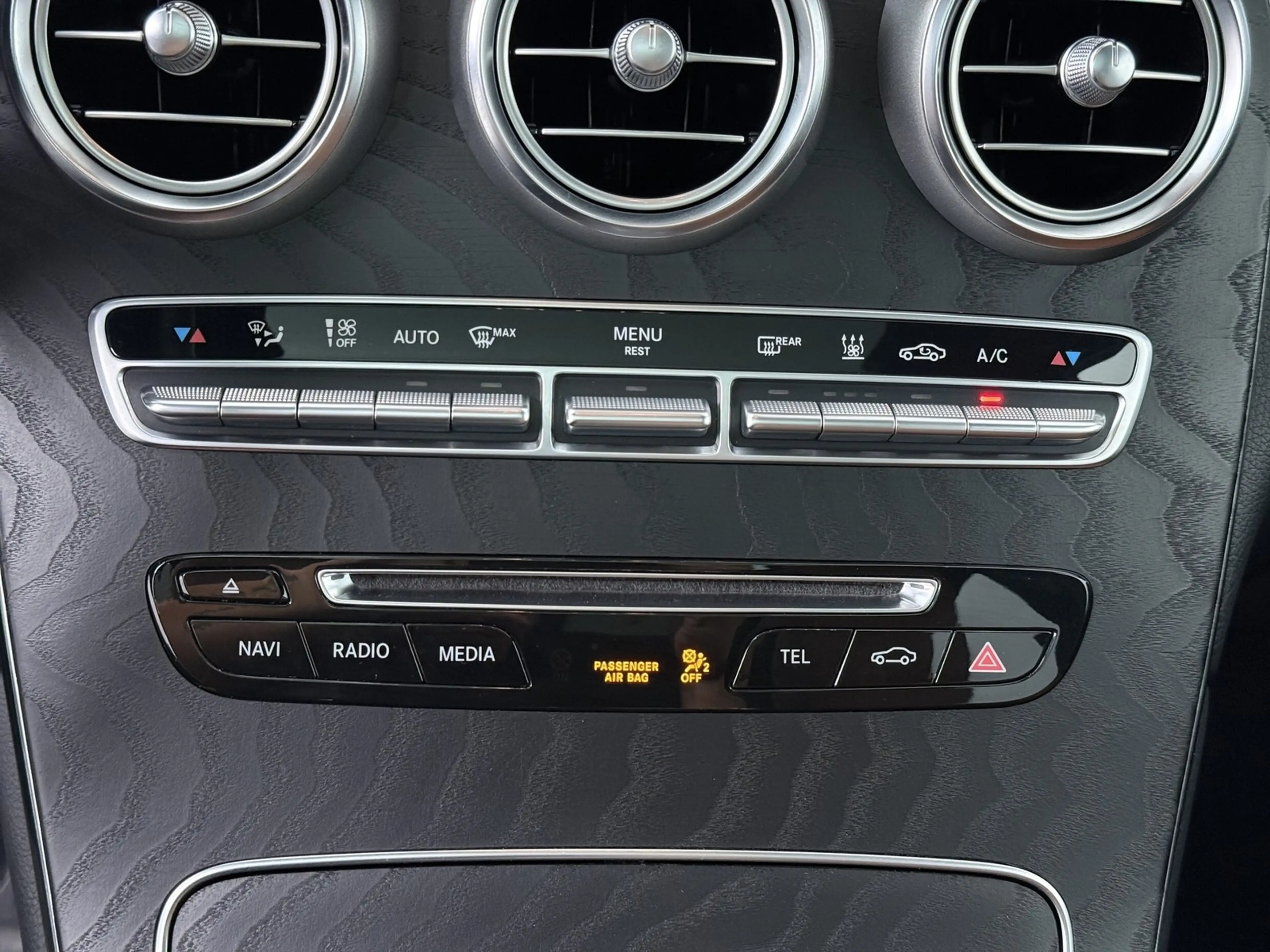Mercedes-Benz GLC 350 350e 4MATIC Premium Plus — photo 36