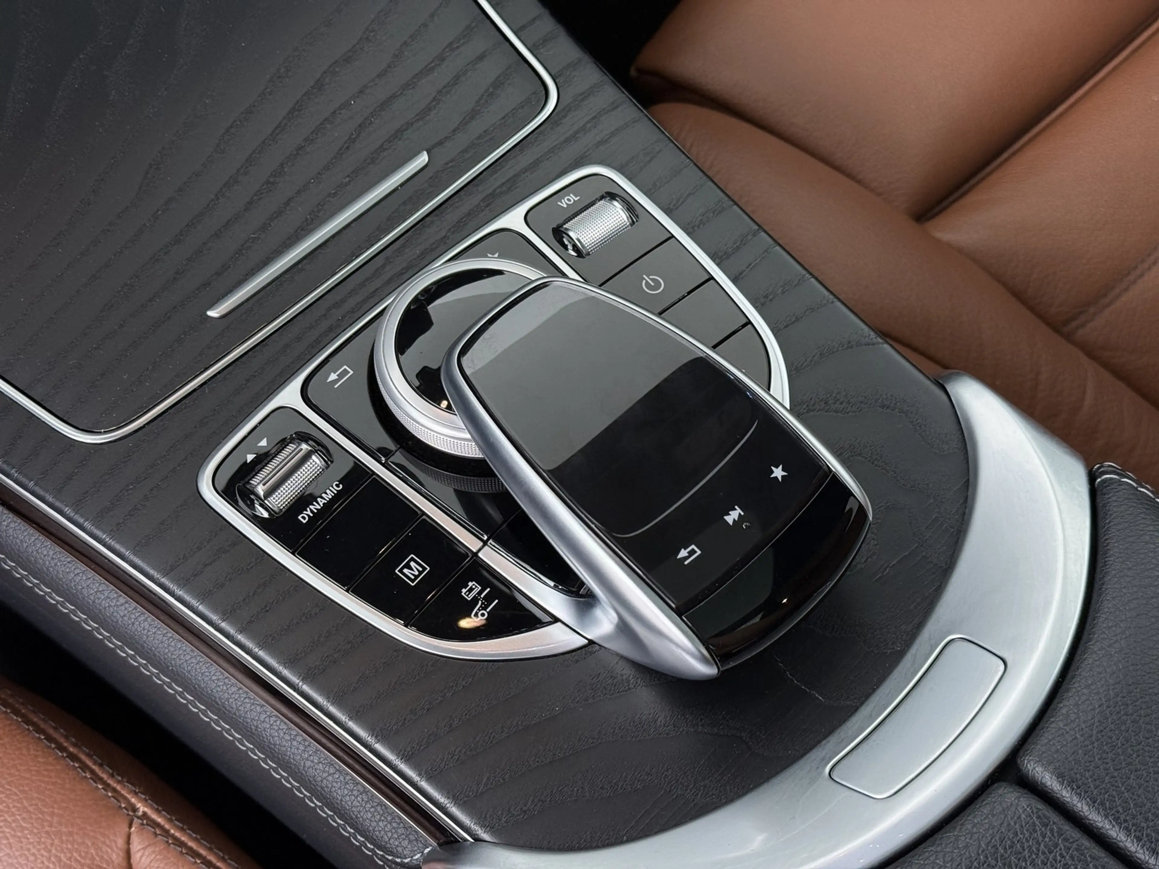Mercedes-Benz GLC 350 350e 4MATIC Premium Plus — photo 37