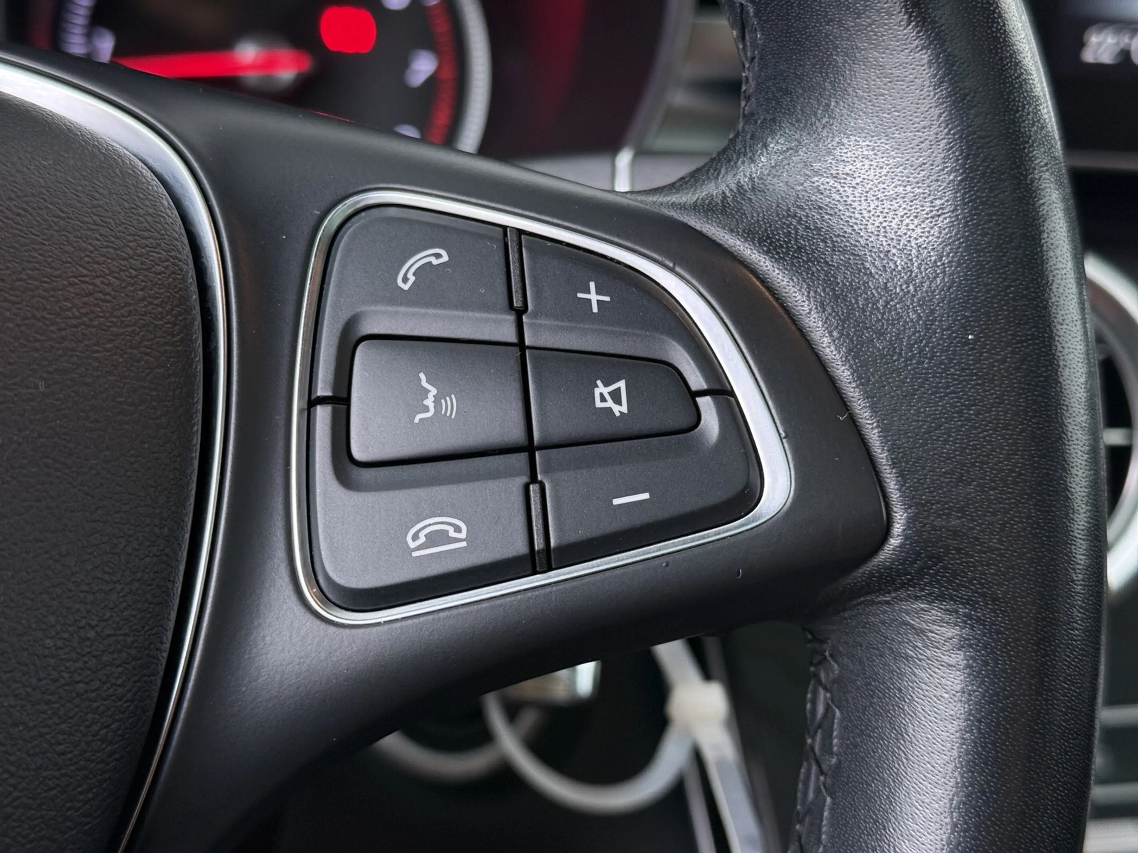 Mercedes-Benz GLC 350 350e 4MATIC Premium Plus — photo 27