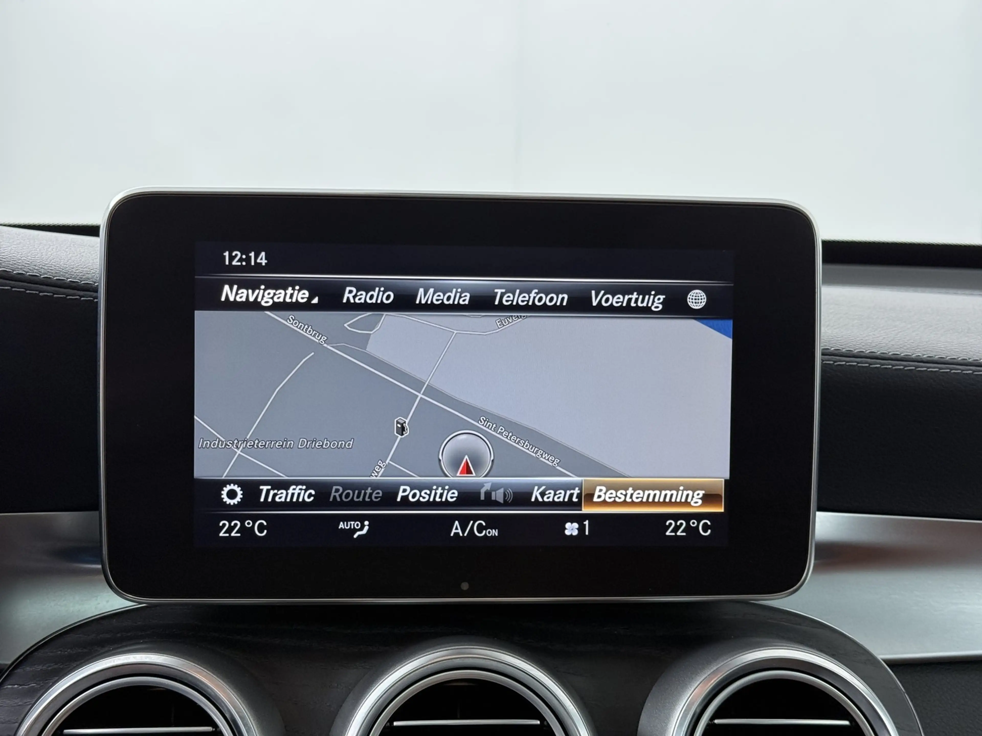 Mercedes-Benz GLC 350 350e 4MATIC Premium Plus — photo 29