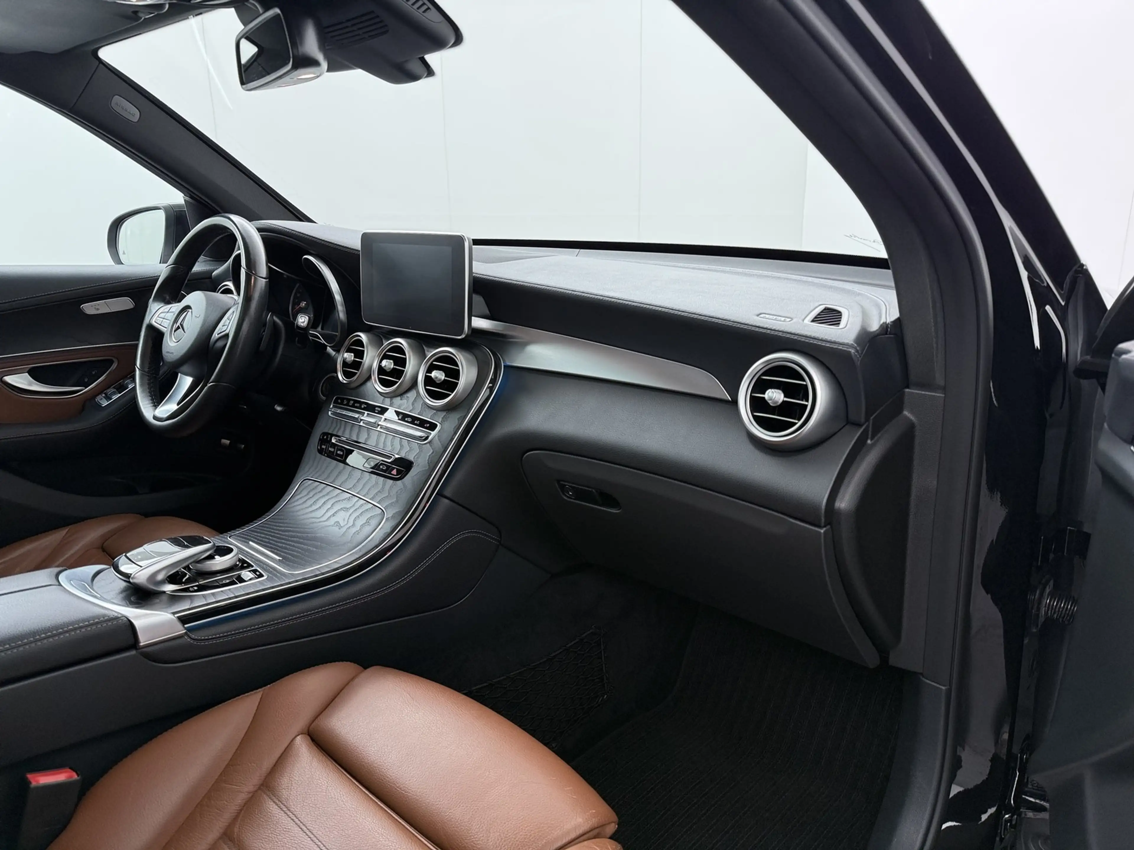 Mercedes-Benz GLC 350 350e 4MATIC Premium Plus — photo 38