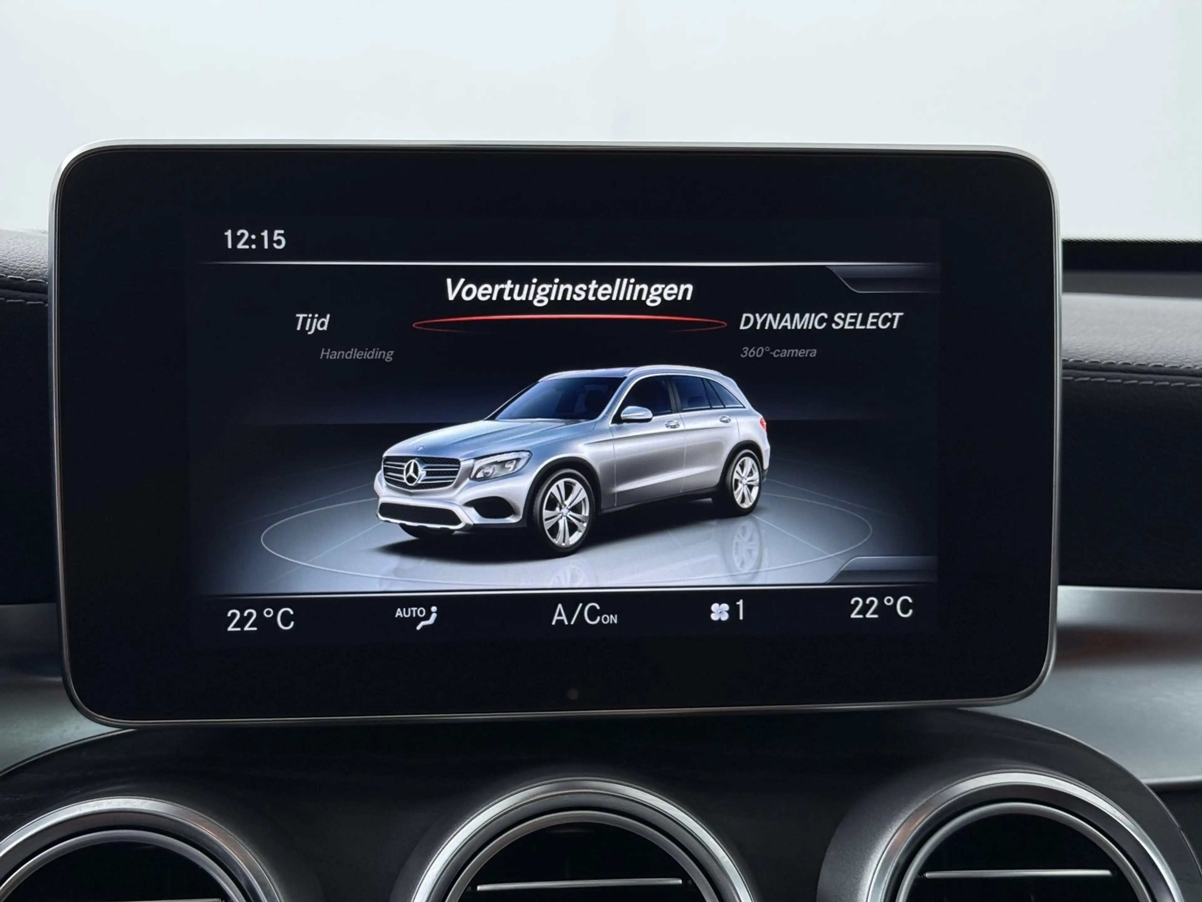 Mercedes-Benz GLC 350 350e 4MATIC Premium Plus — photo 33