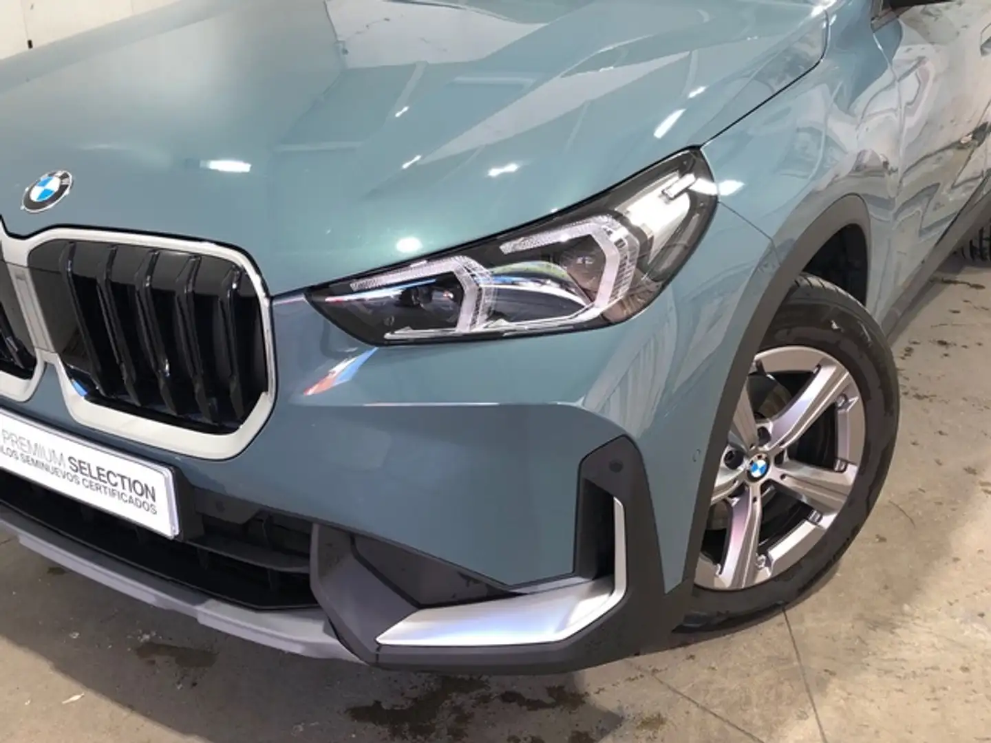 BMW X1 sDrive 18dA Vert - 2