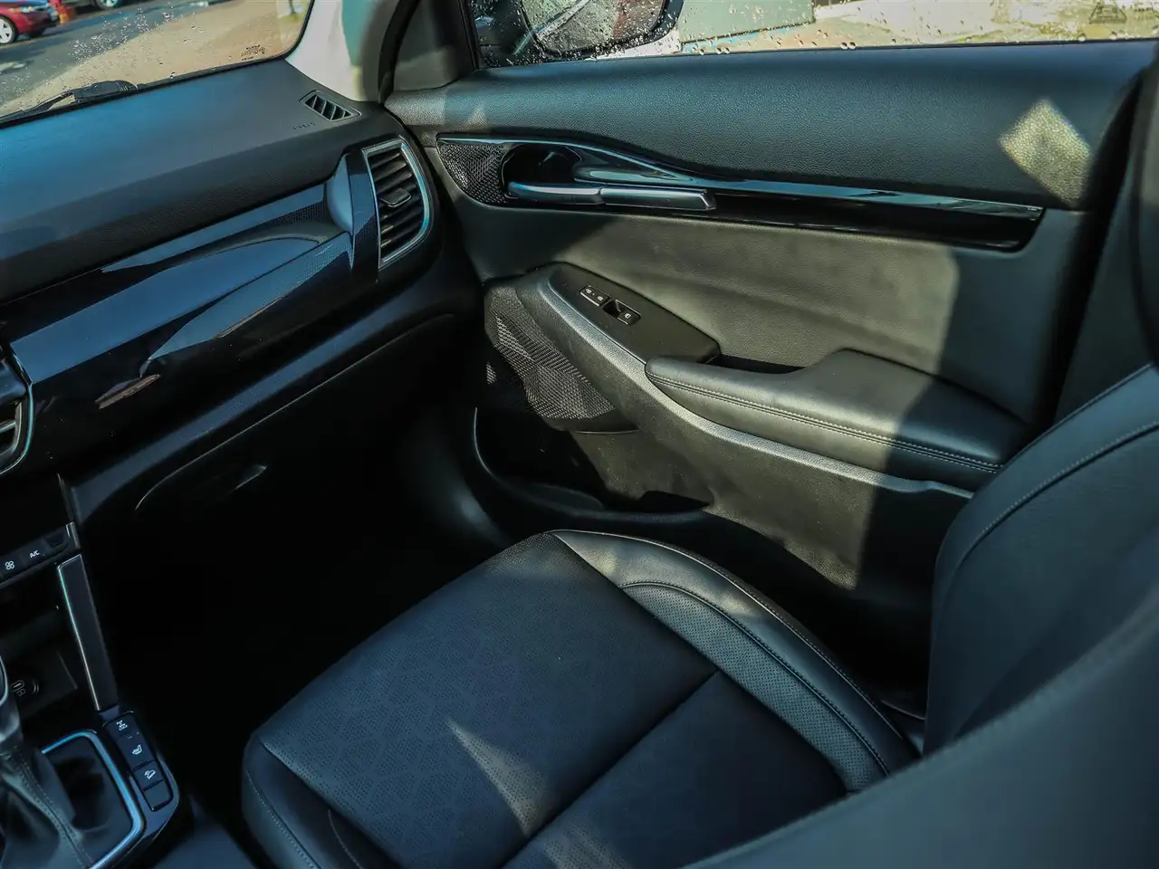 Kia Seltos снимка Kia Seltos