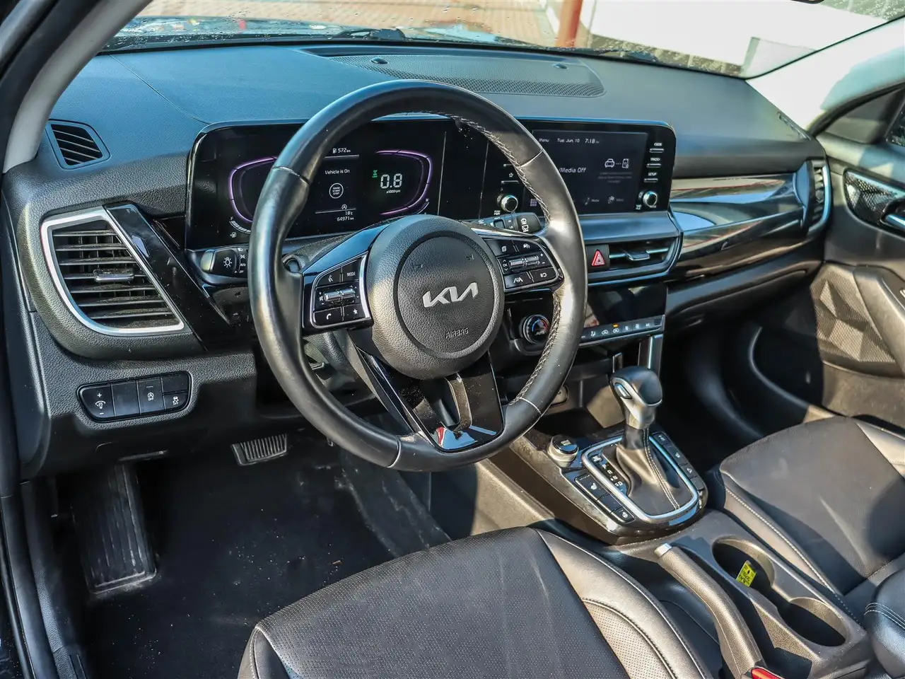 Kia Seltos снимка Kia Seltos