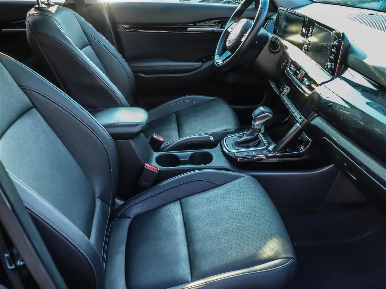 Kia Seltos снимка Kia Seltos